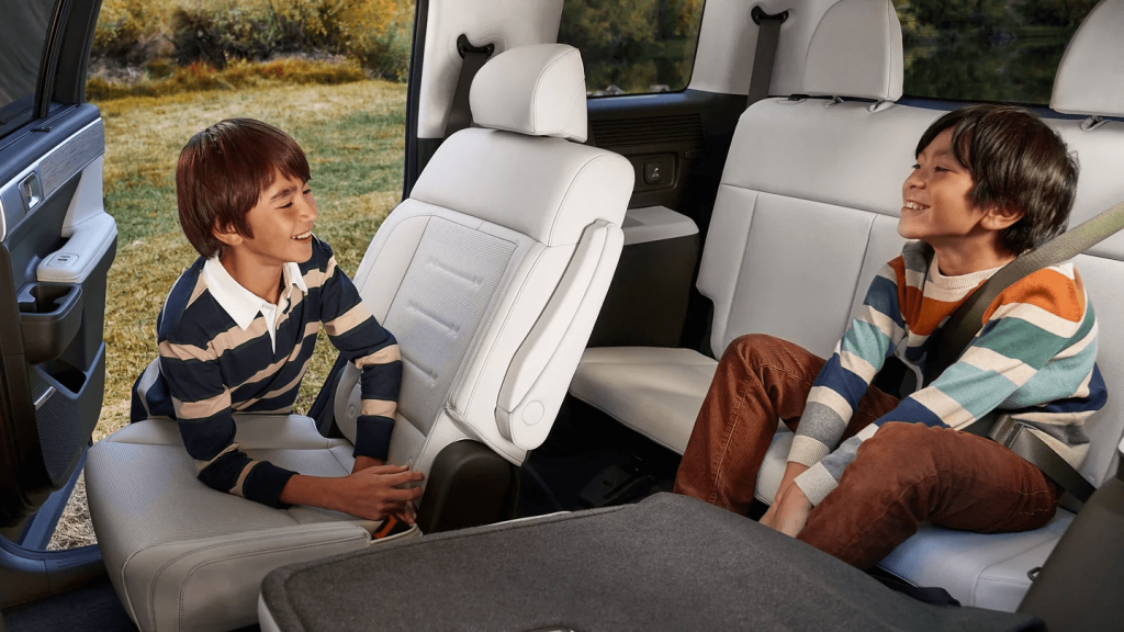Hyundai Santa Fe Interior with two kids