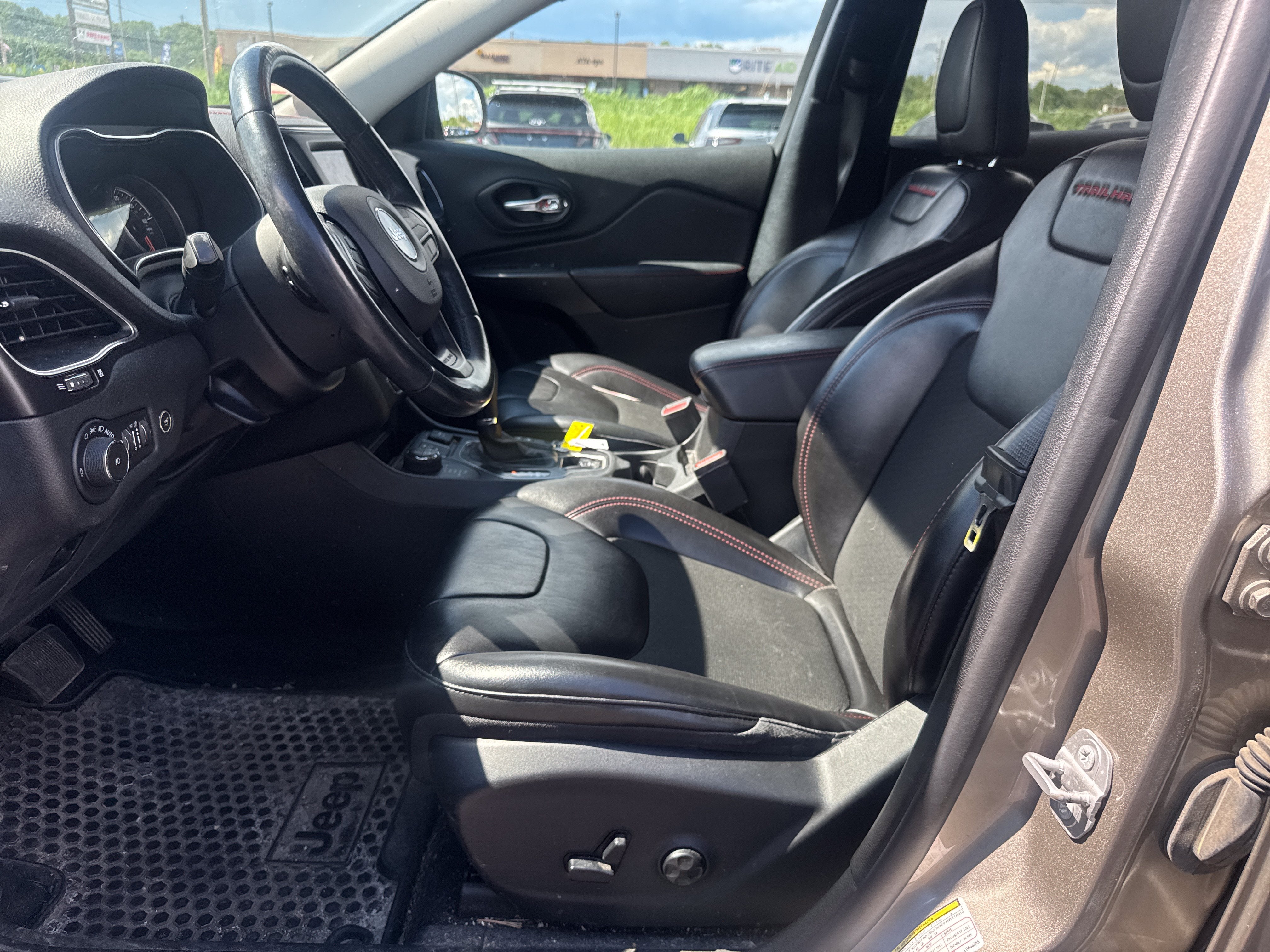 2020 Jeep Cherokee Trailhawk