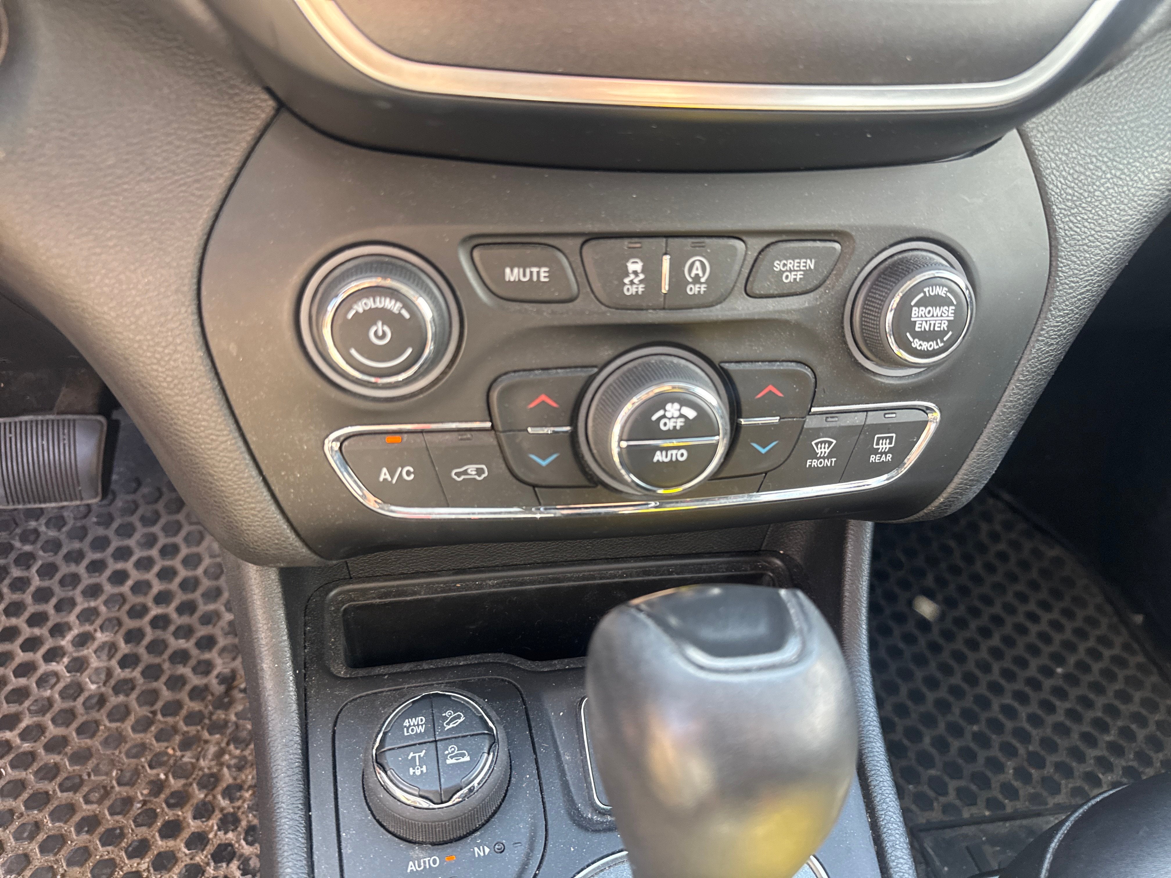 2020 Jeep Cherokee Trailhawk