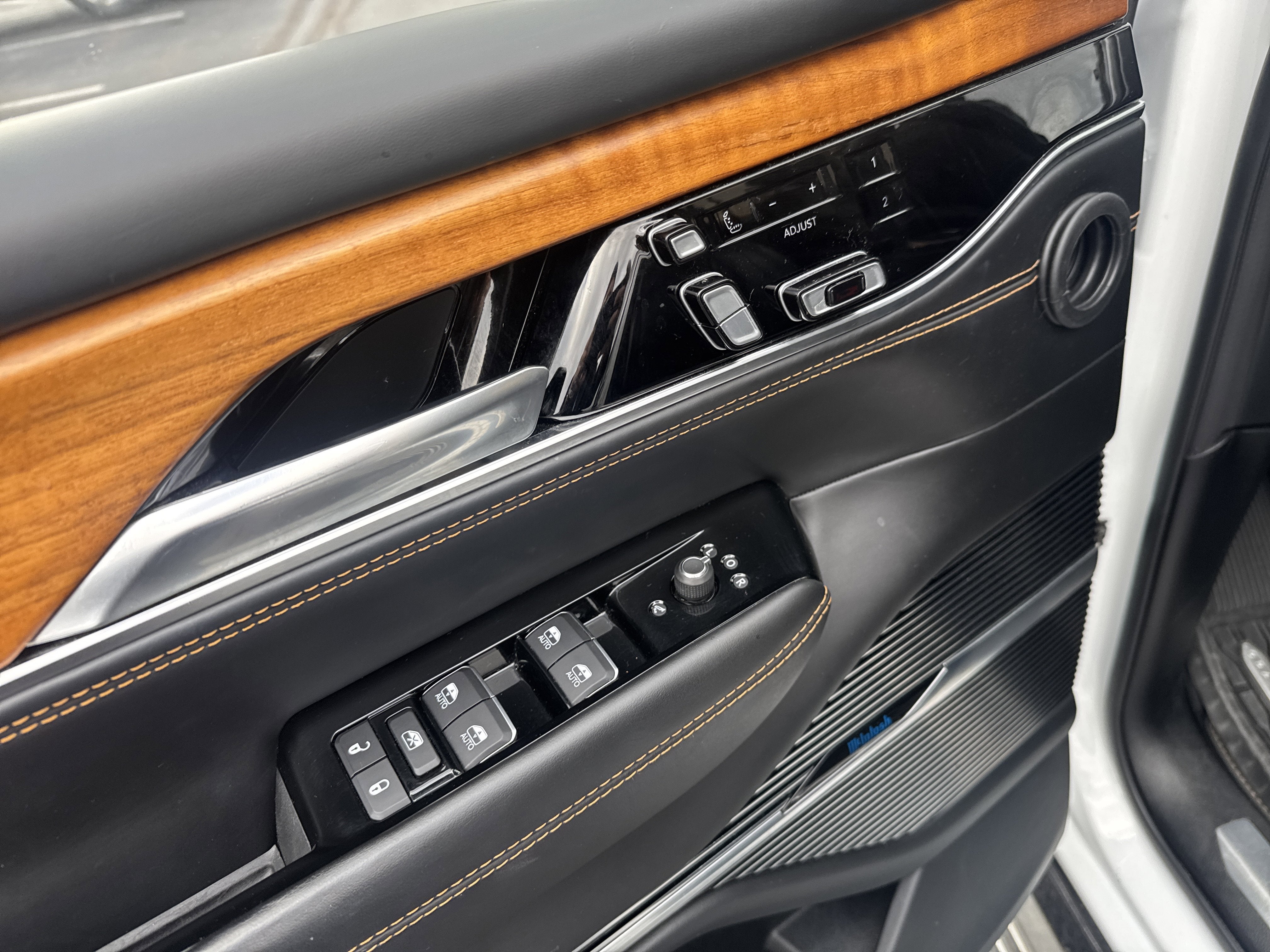 2023 Jeep Grand Wagoneer L Series III