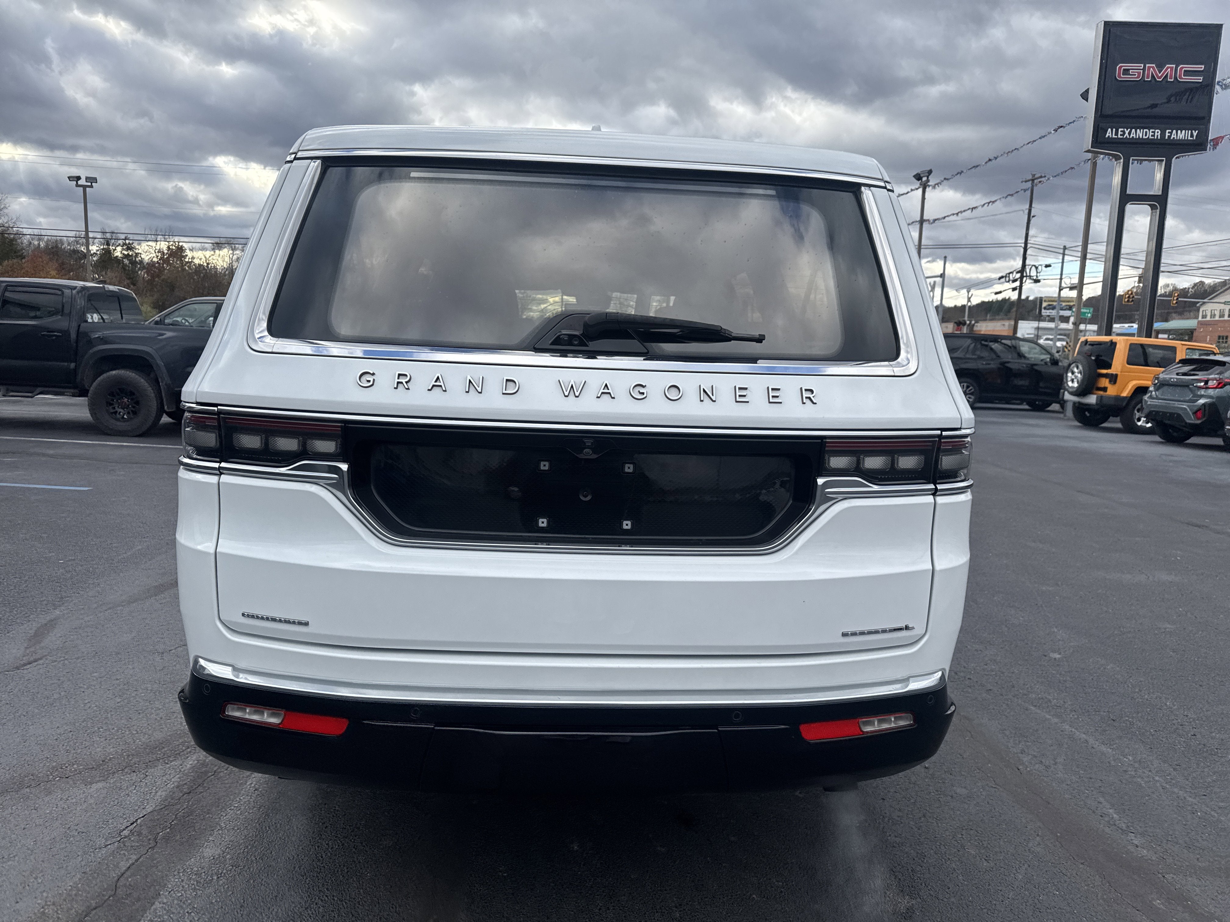 2023 Jeep Grand Wagoneer L Series III