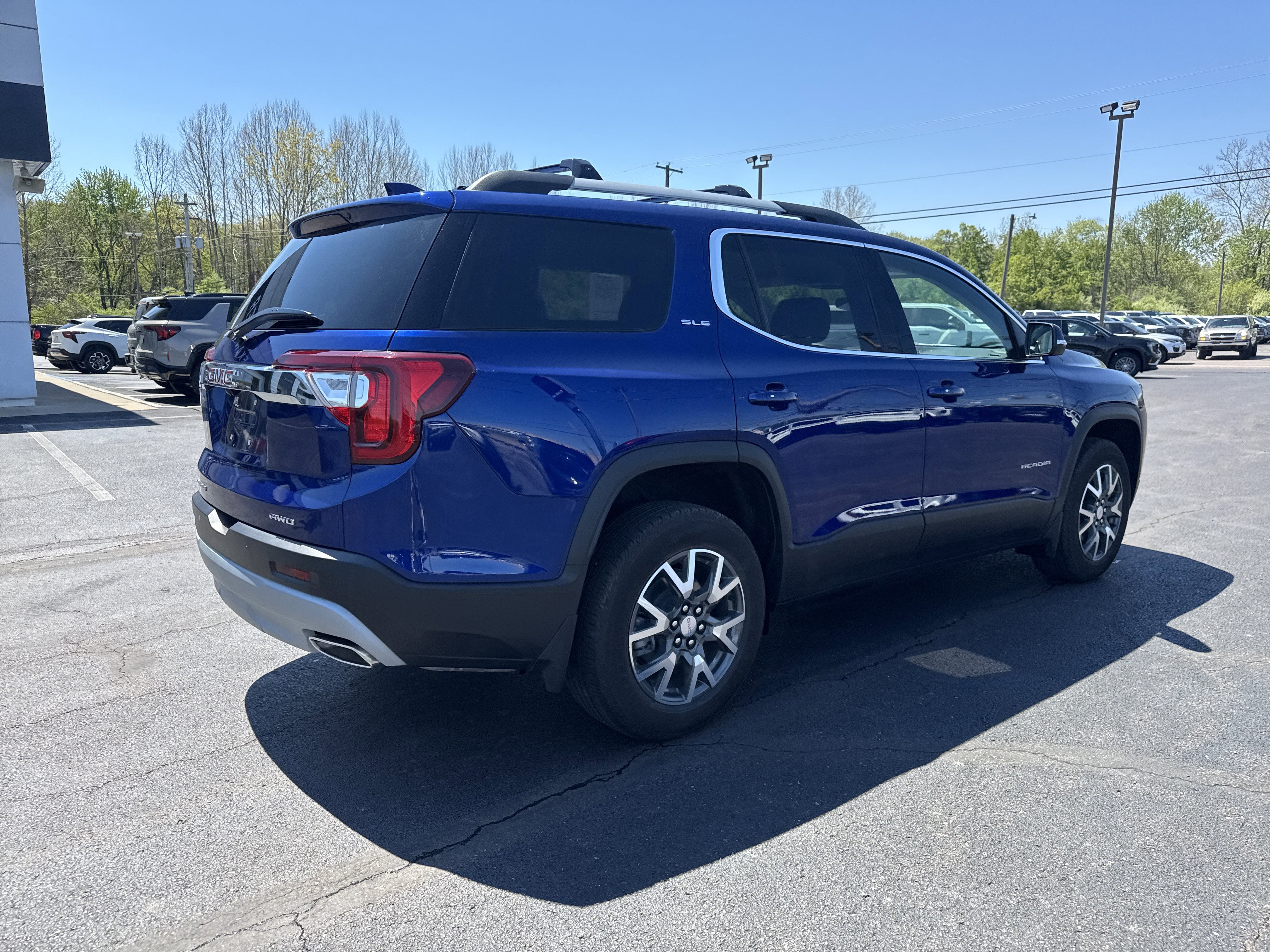 2023 GMC Acadia SLE