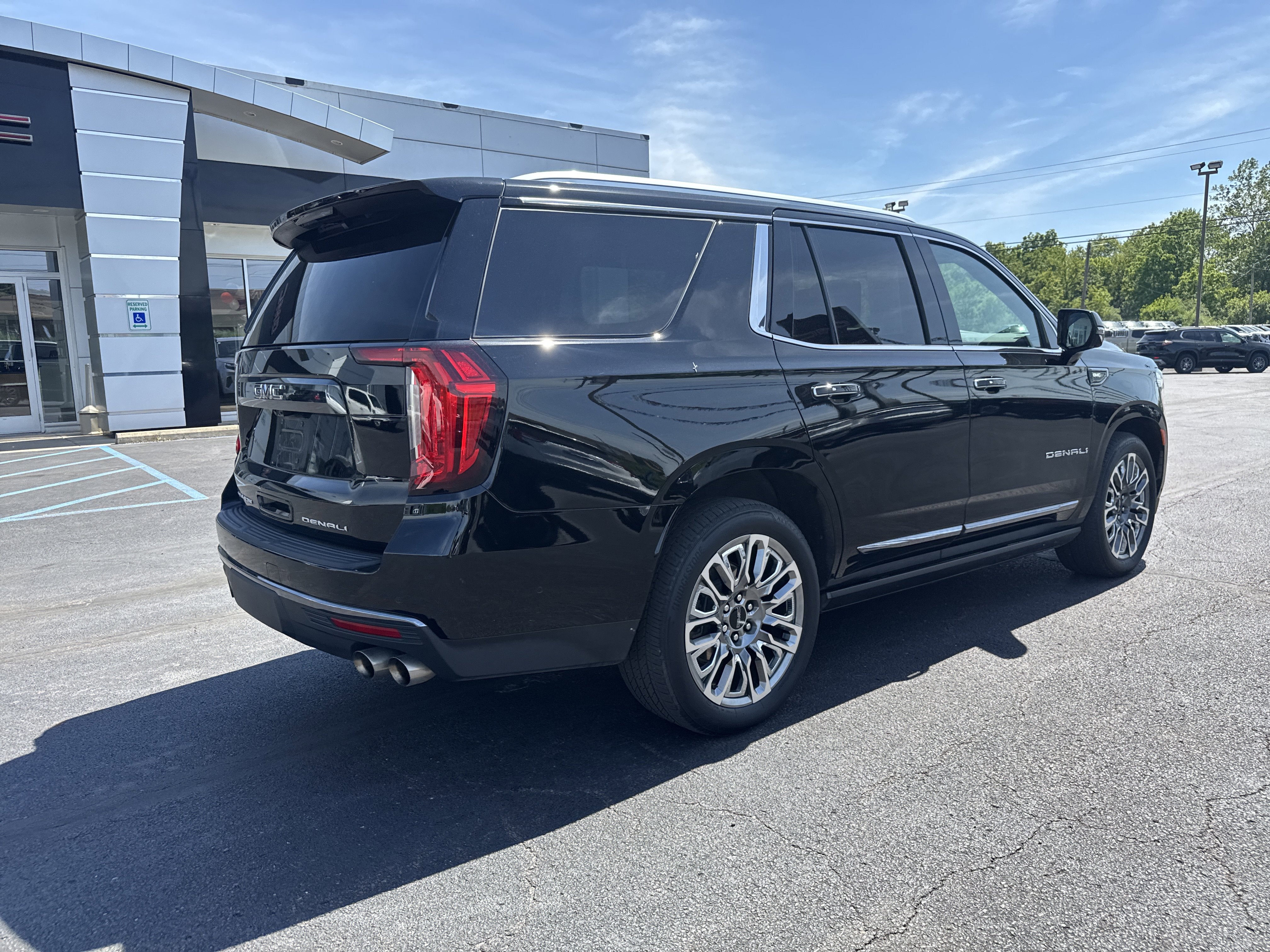 2023 GMC Yukon Denali Ultimate