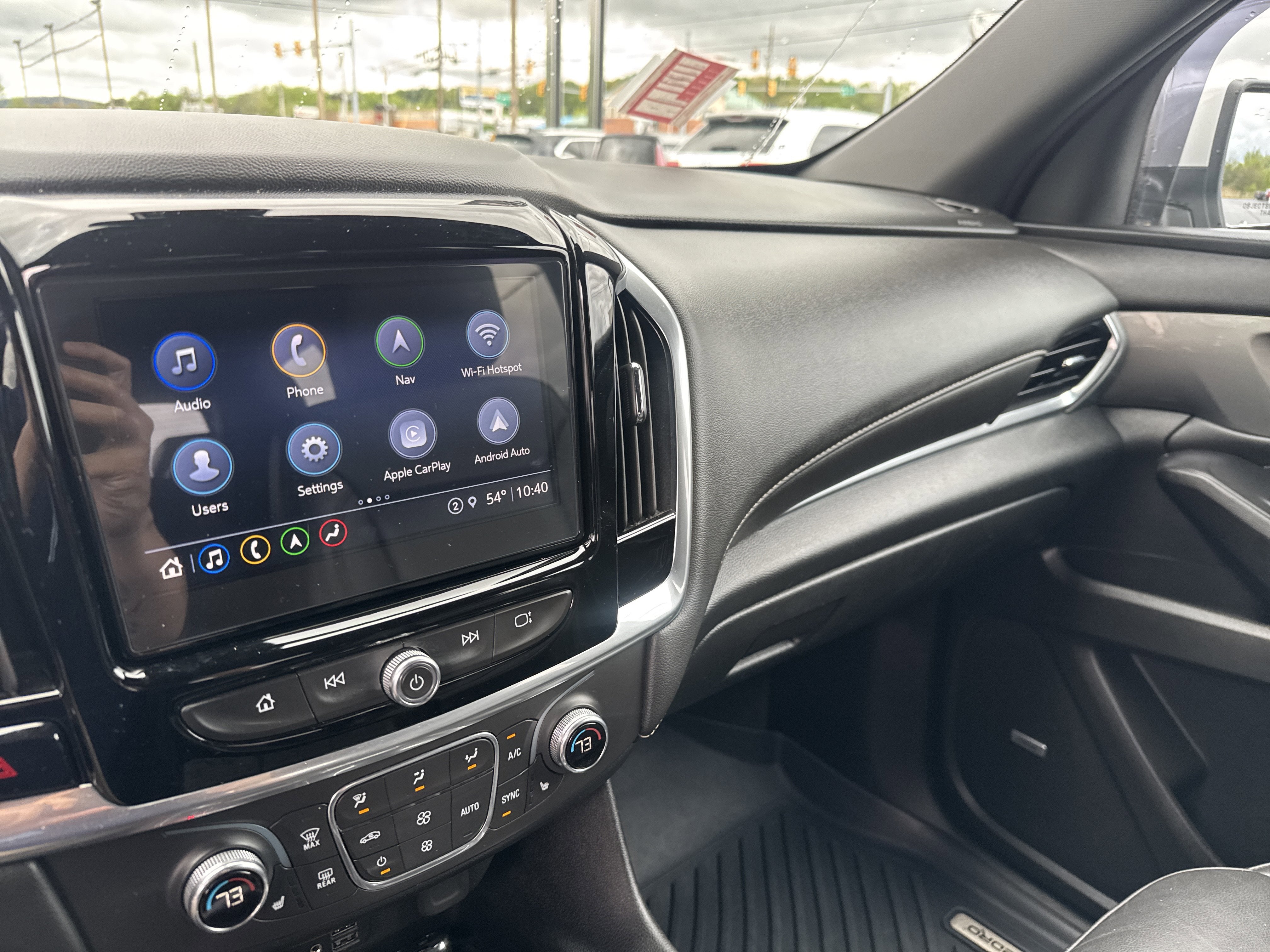 2022 Chevrolet Traverse LT Leather