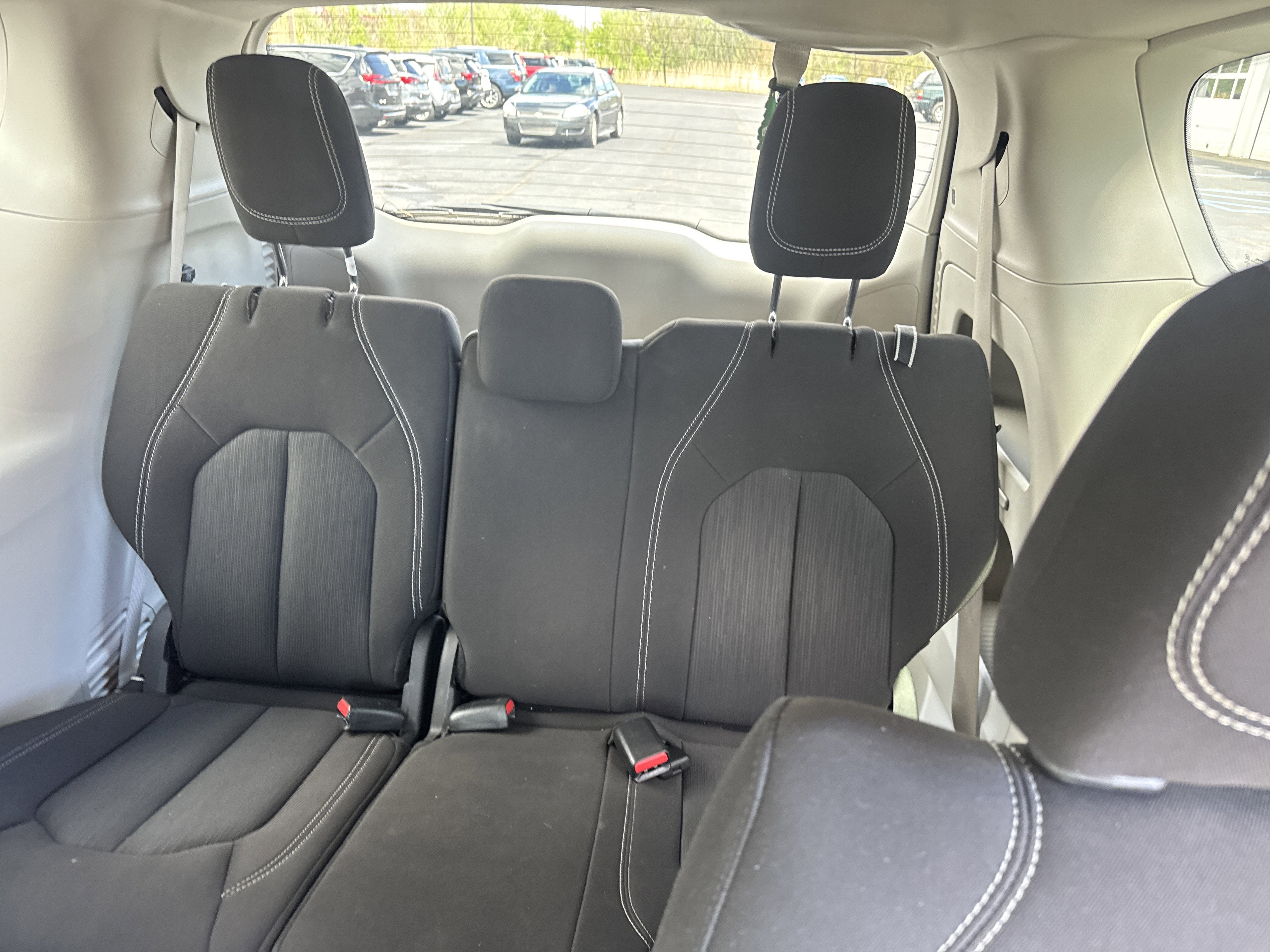 2023 Chrysler Voyager LX