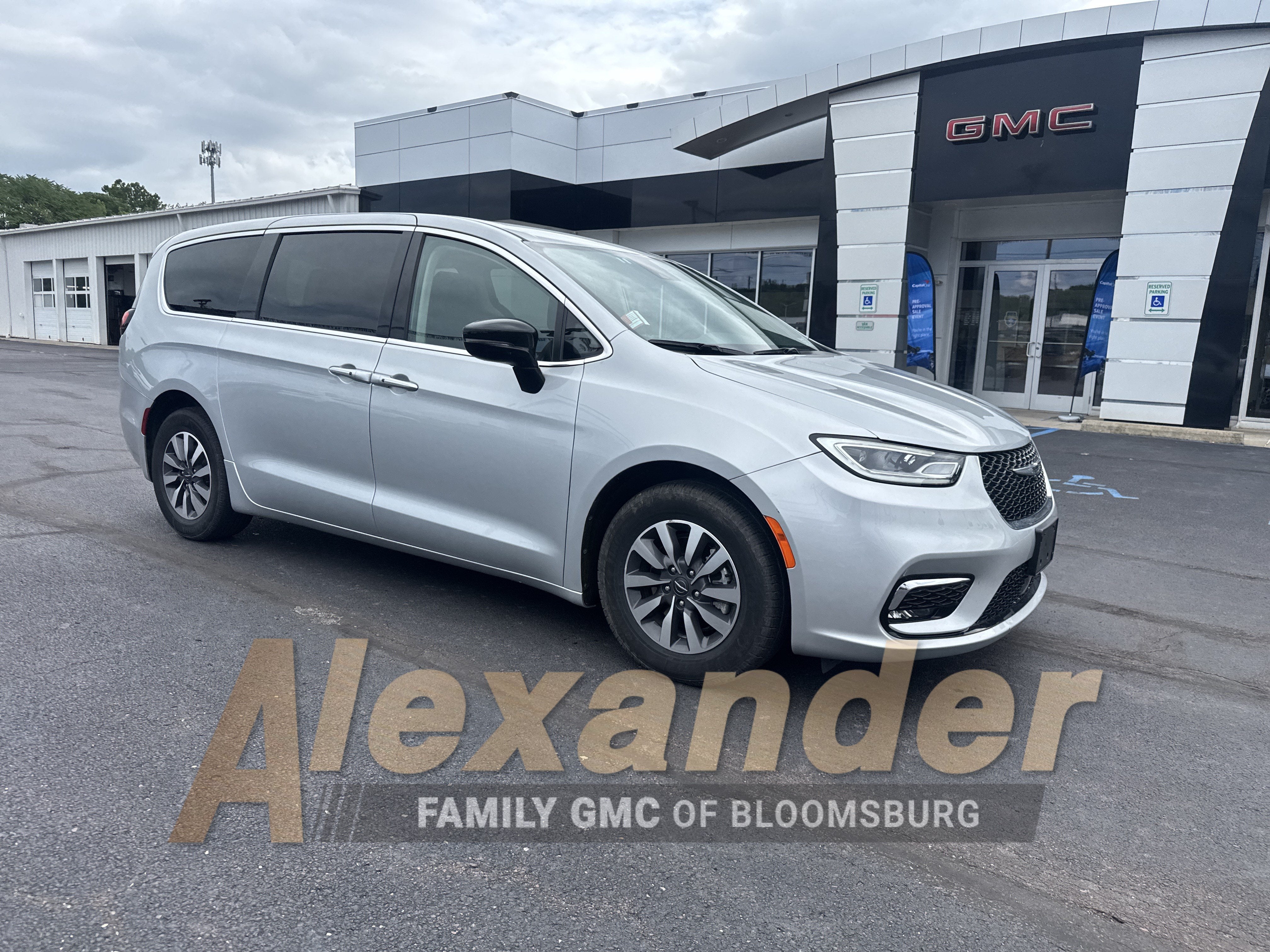 2024 Chrysler Pacifica Hybrid Select