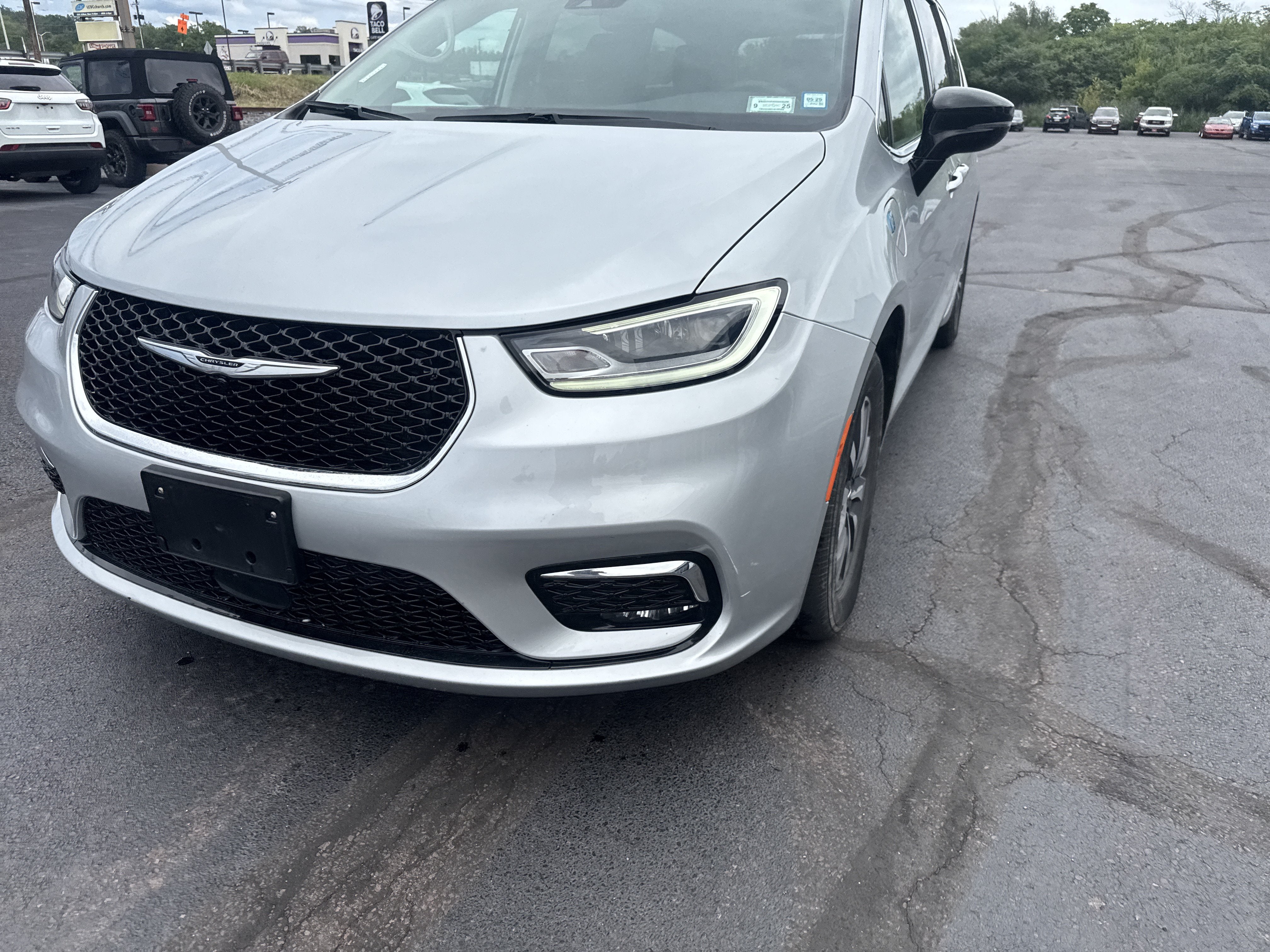 2024 Chrysler Pacifica Hybrid Select