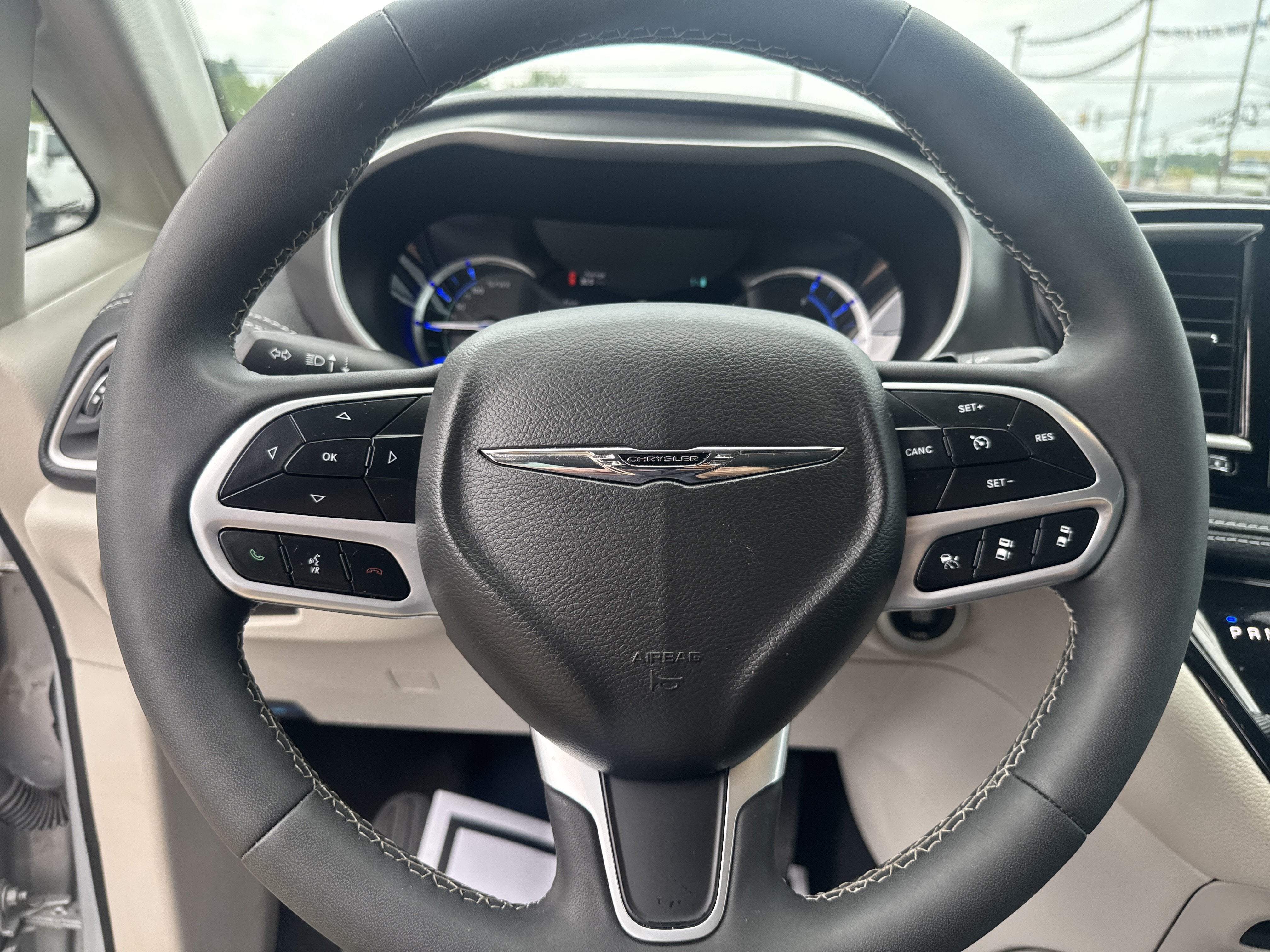 2024 Chrysler Pacifica Hybrid Select