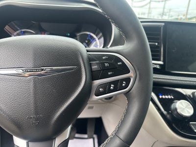2024 Chrysler Pacifica Hybrid Select