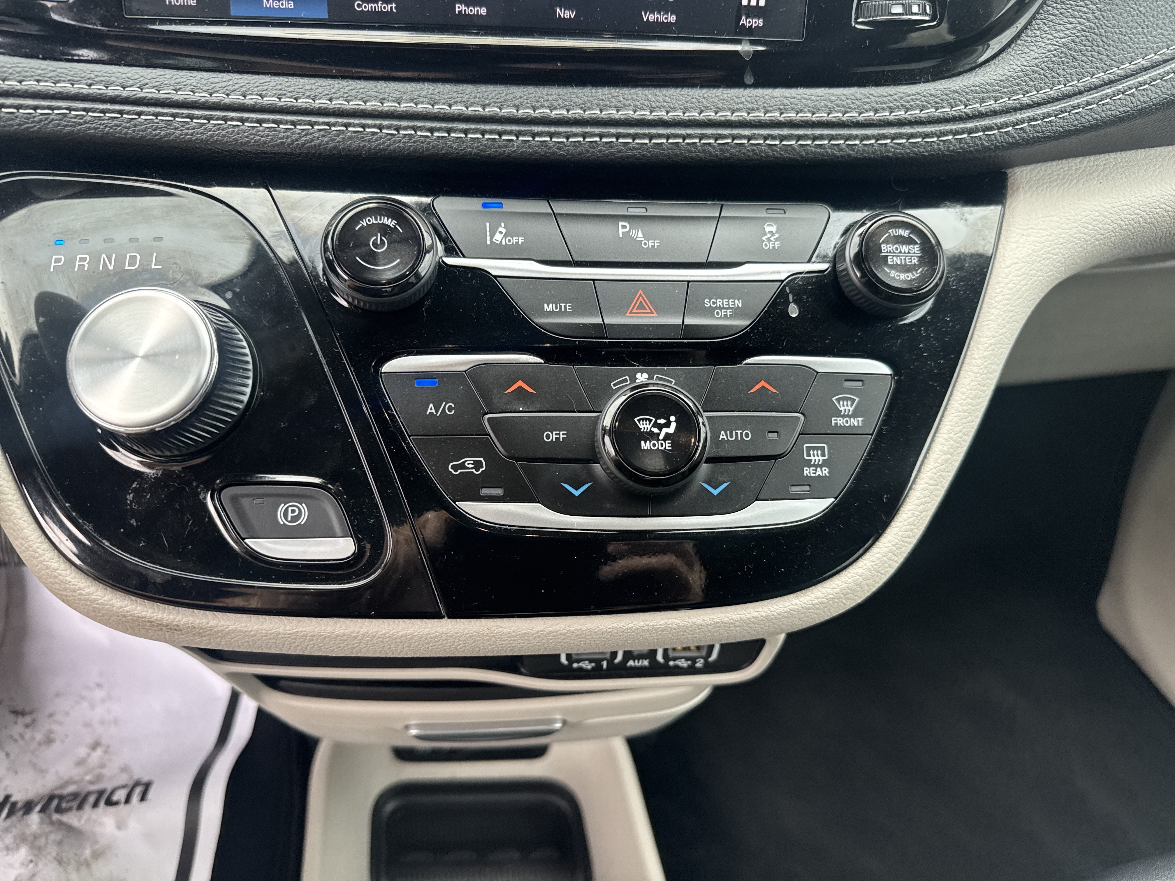 2024 Chrysler Pacifica Hybrid Select
