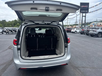 2024 Chrysler Pacifica Hybrid Select