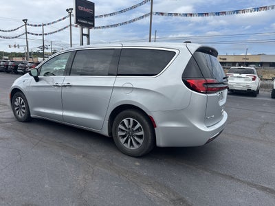 2024 Chrysler Pacifica Hybrid Select