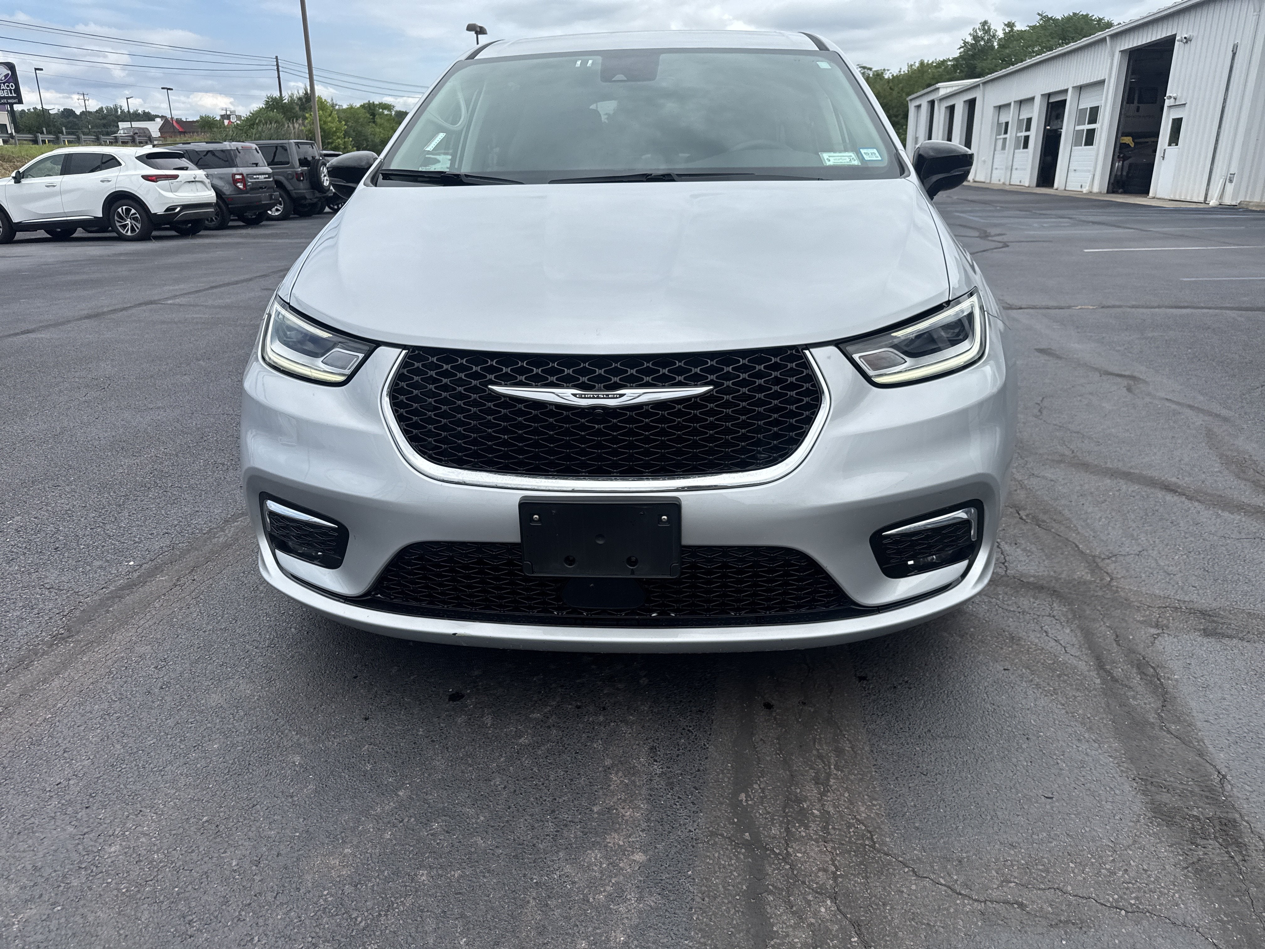 2024 Chrysler Pacifica Hybrid Select