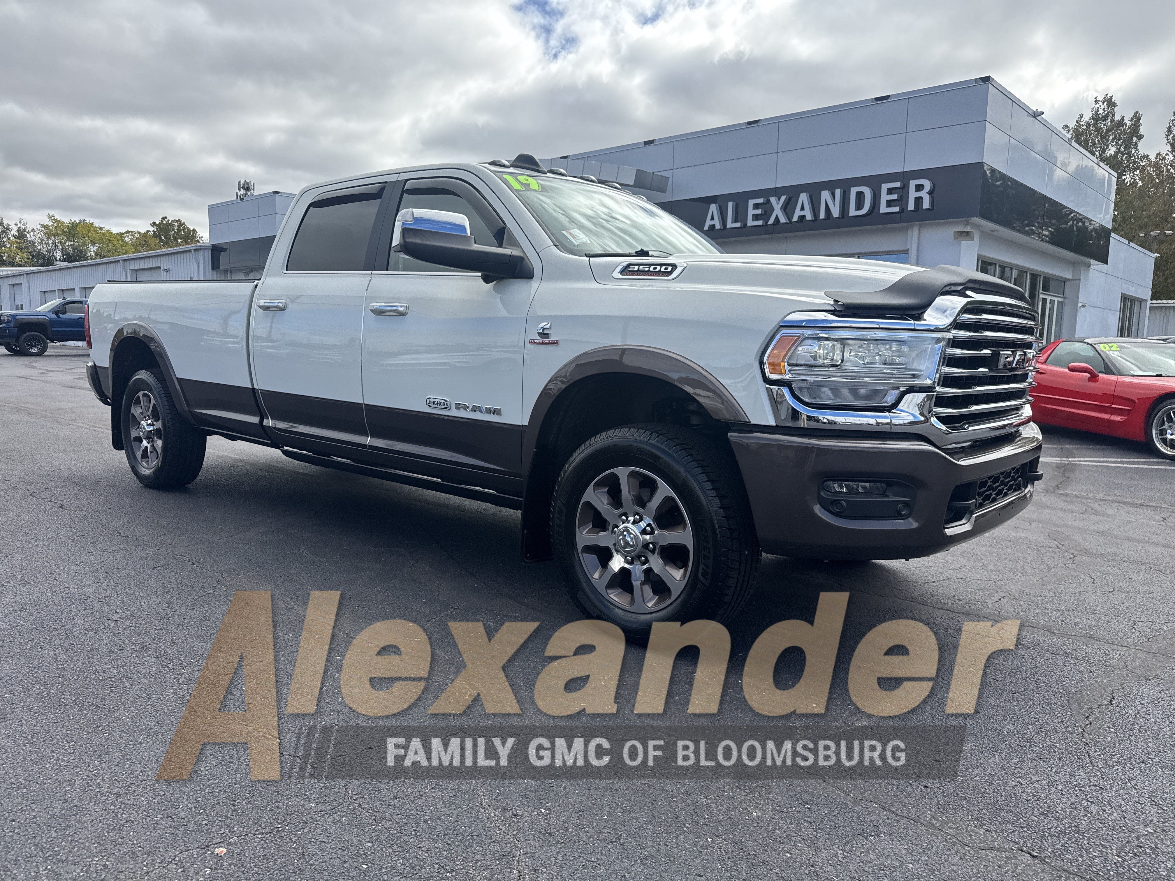 2019 RAM 3500 Longhorn Crew Cab 4x4 8' Box