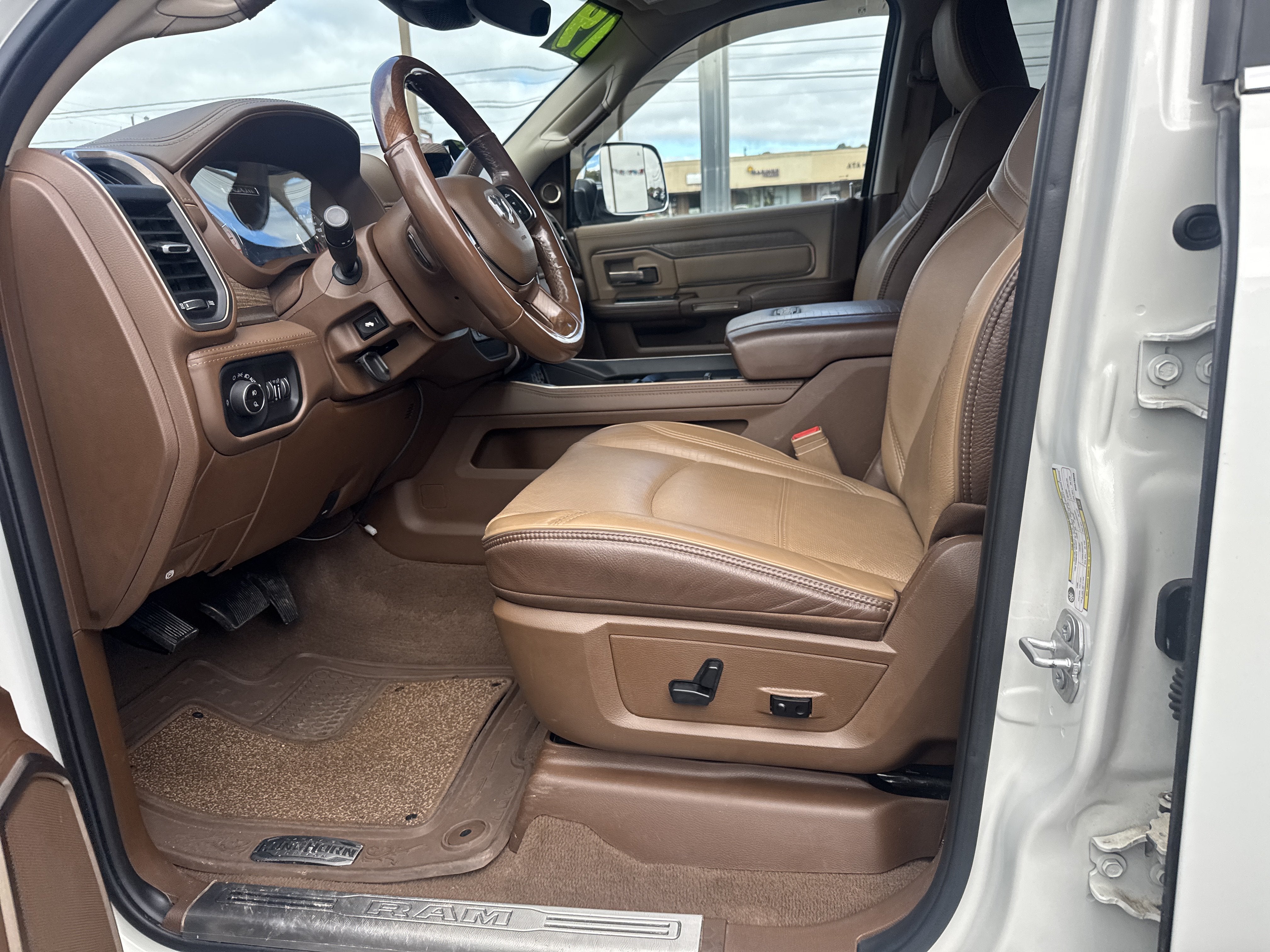 2019 RAM 3500 Longhorn Crew Cab 4x4 8' Box