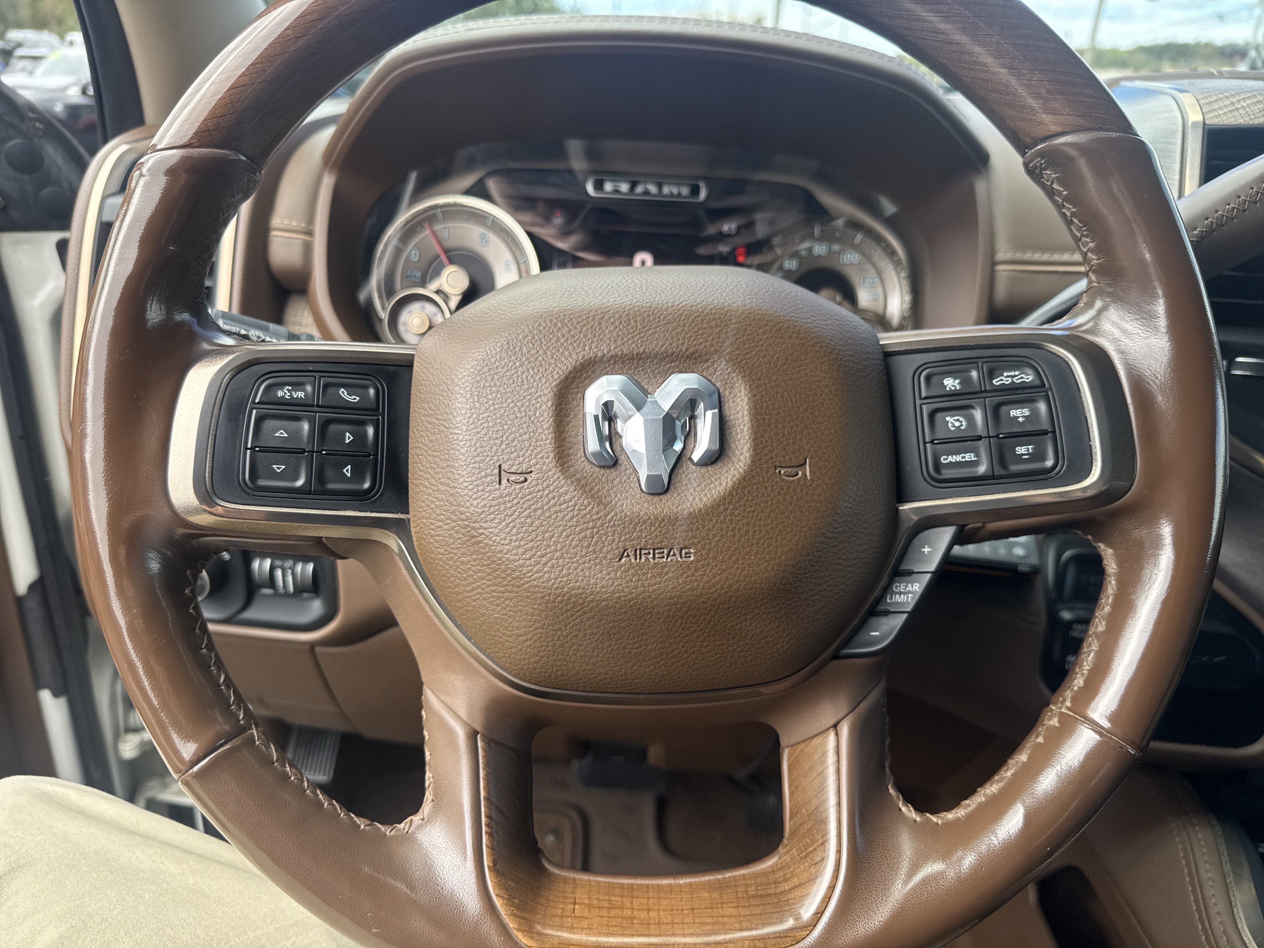 2019 RAM 3500 Longhorn Crew Cab 4x4 8' Box