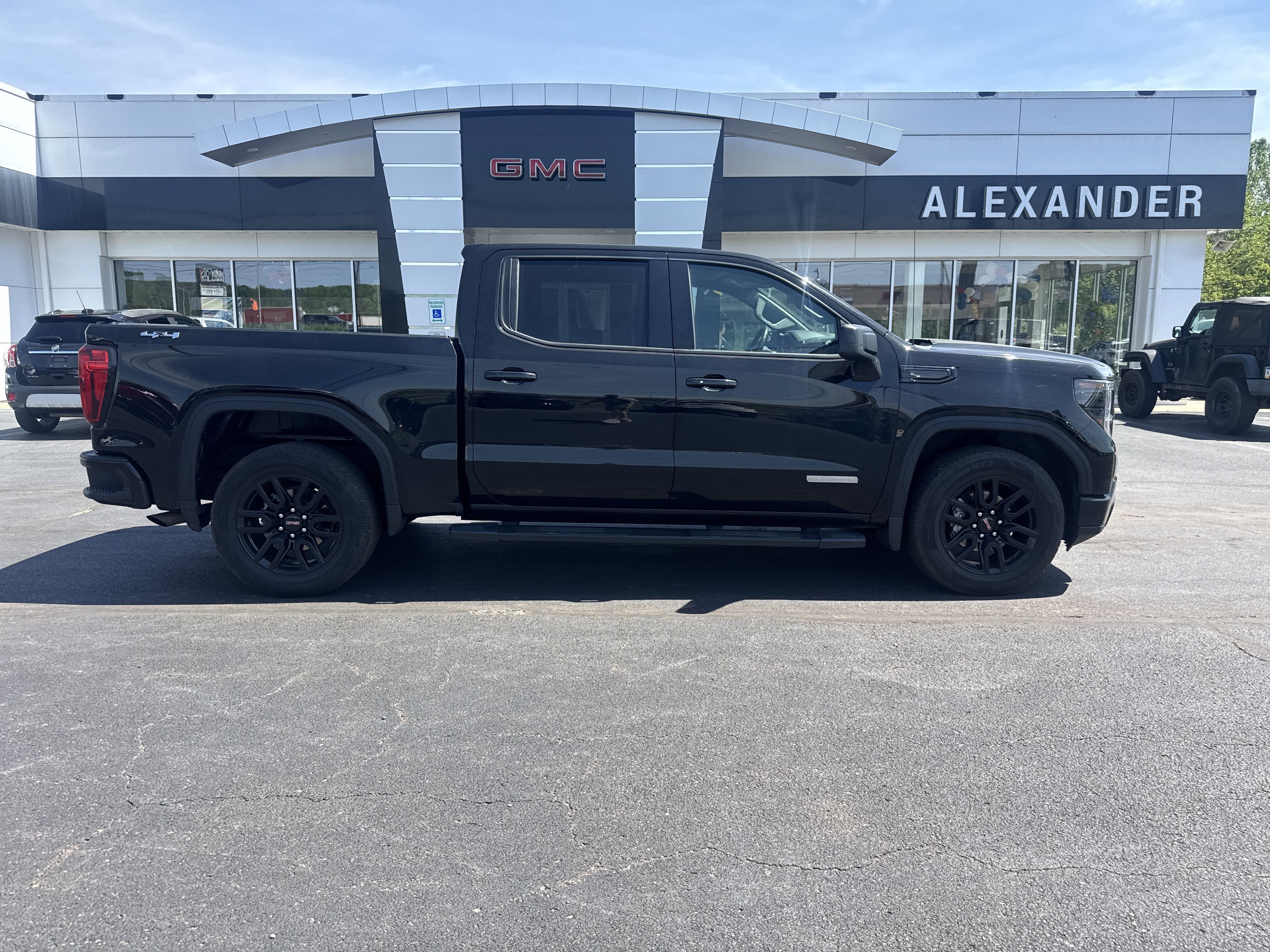 2024 GMC Sierra 1500 Elevation