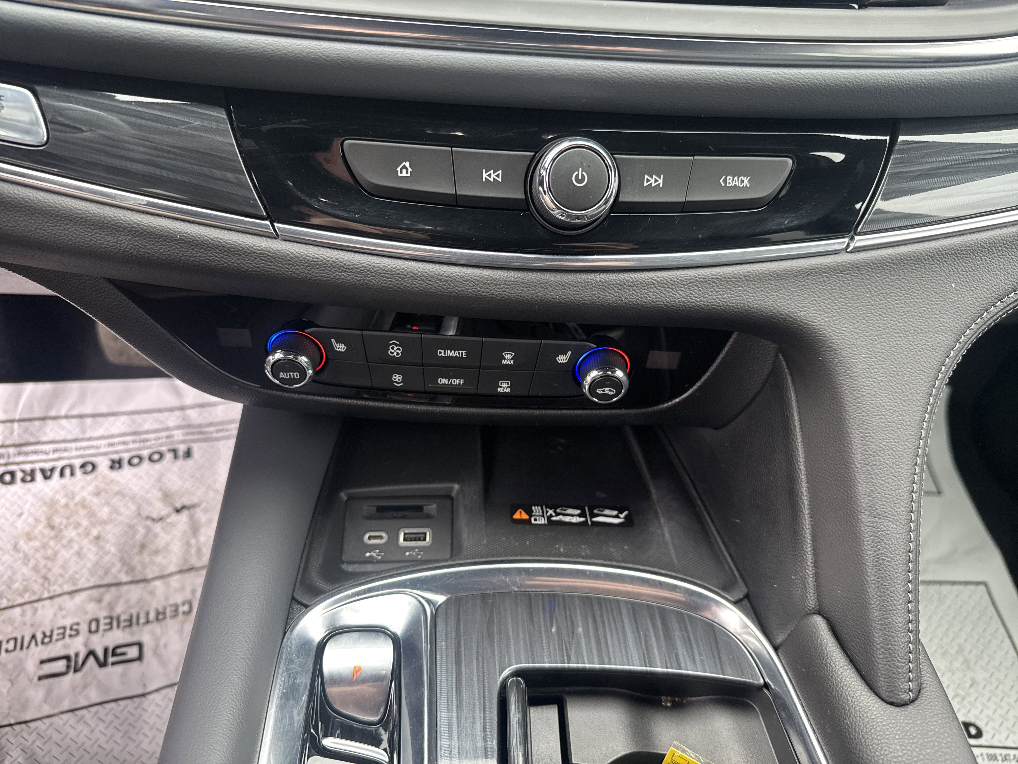 2024 Buick Enclave Essence