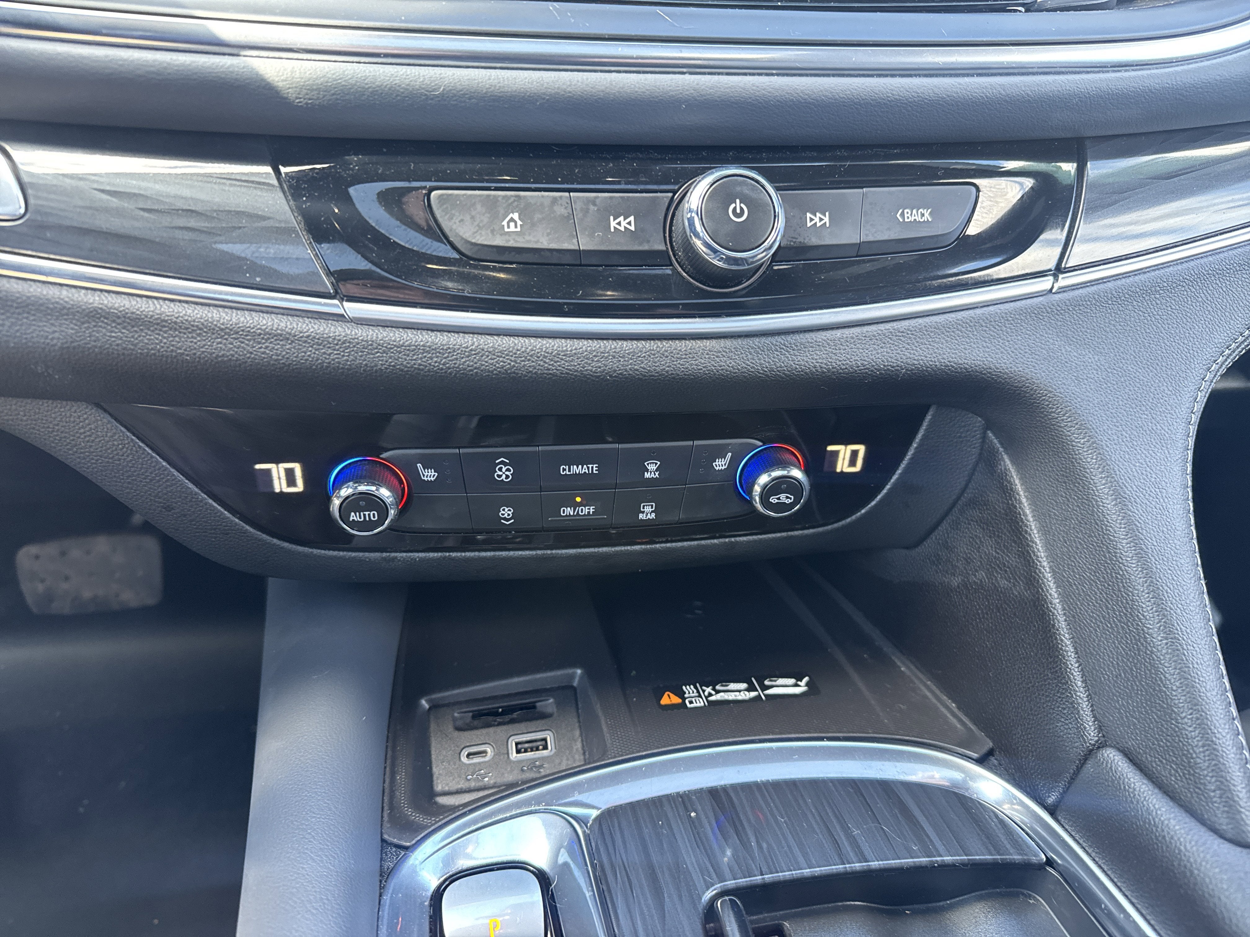 2023 Buick Enclave Essence