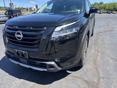 2023 Nissan Pathfinder SL 4WD