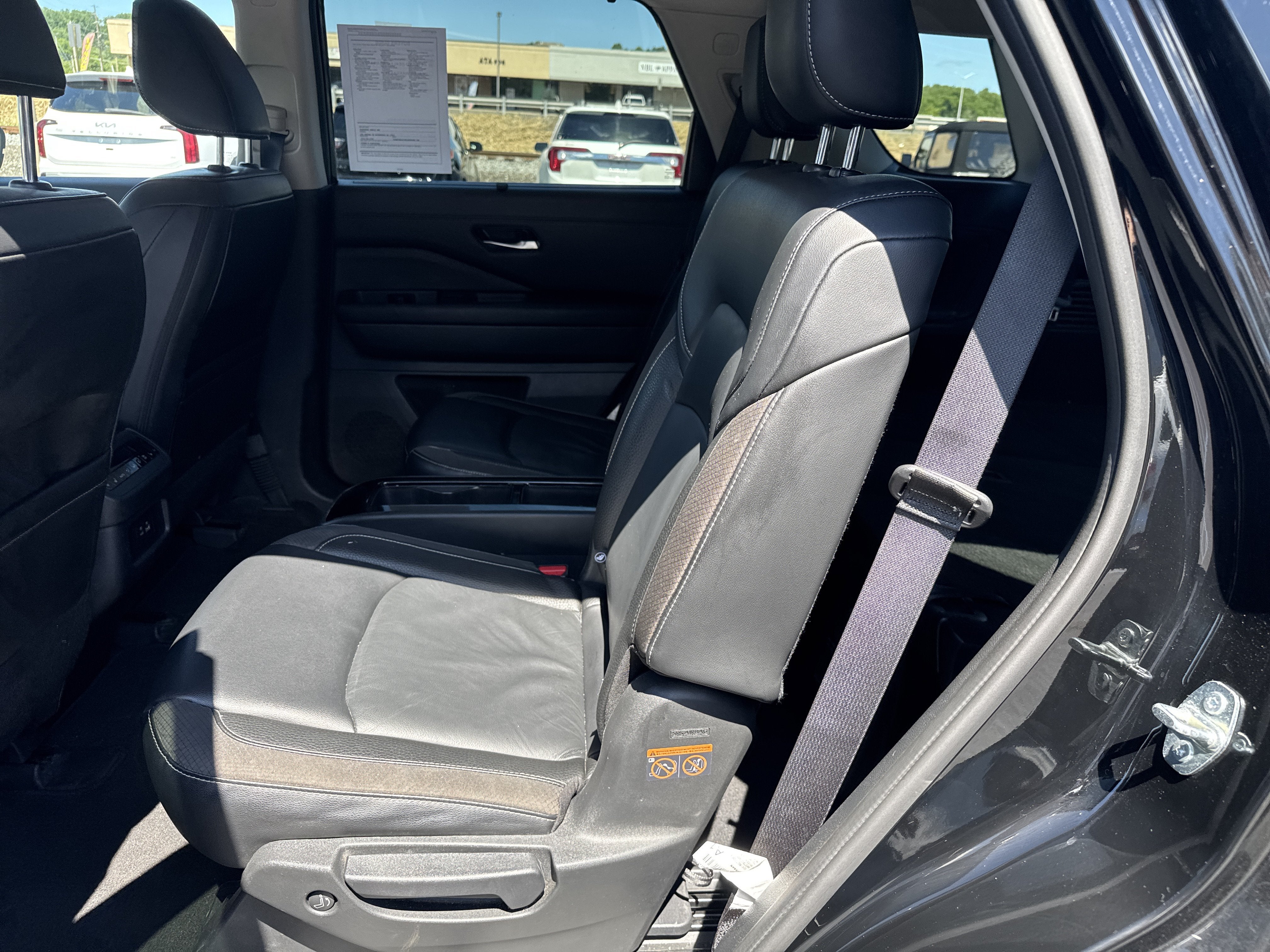 2023 Nissan Pathfinder SL 4WD