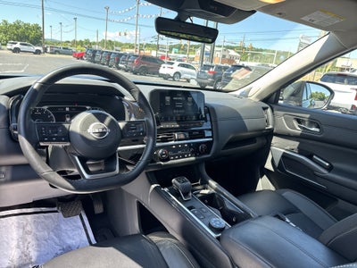2023 Nissan Pathfinder SL 4WD