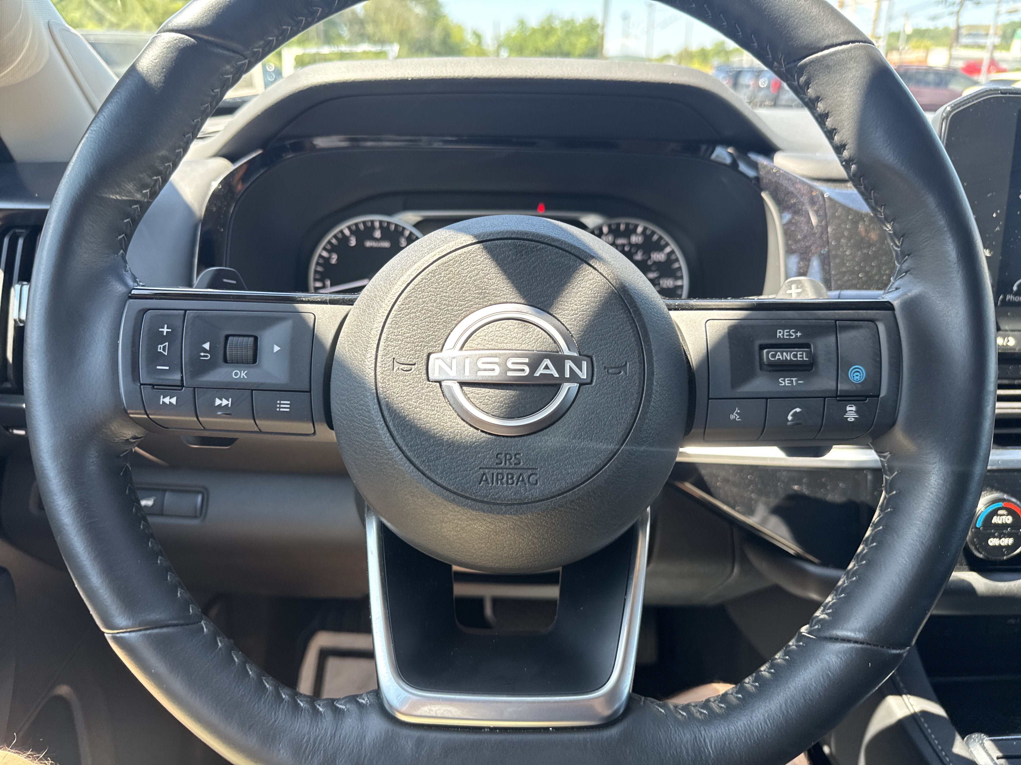 2023 Nissan Pathfinder SL 4WD