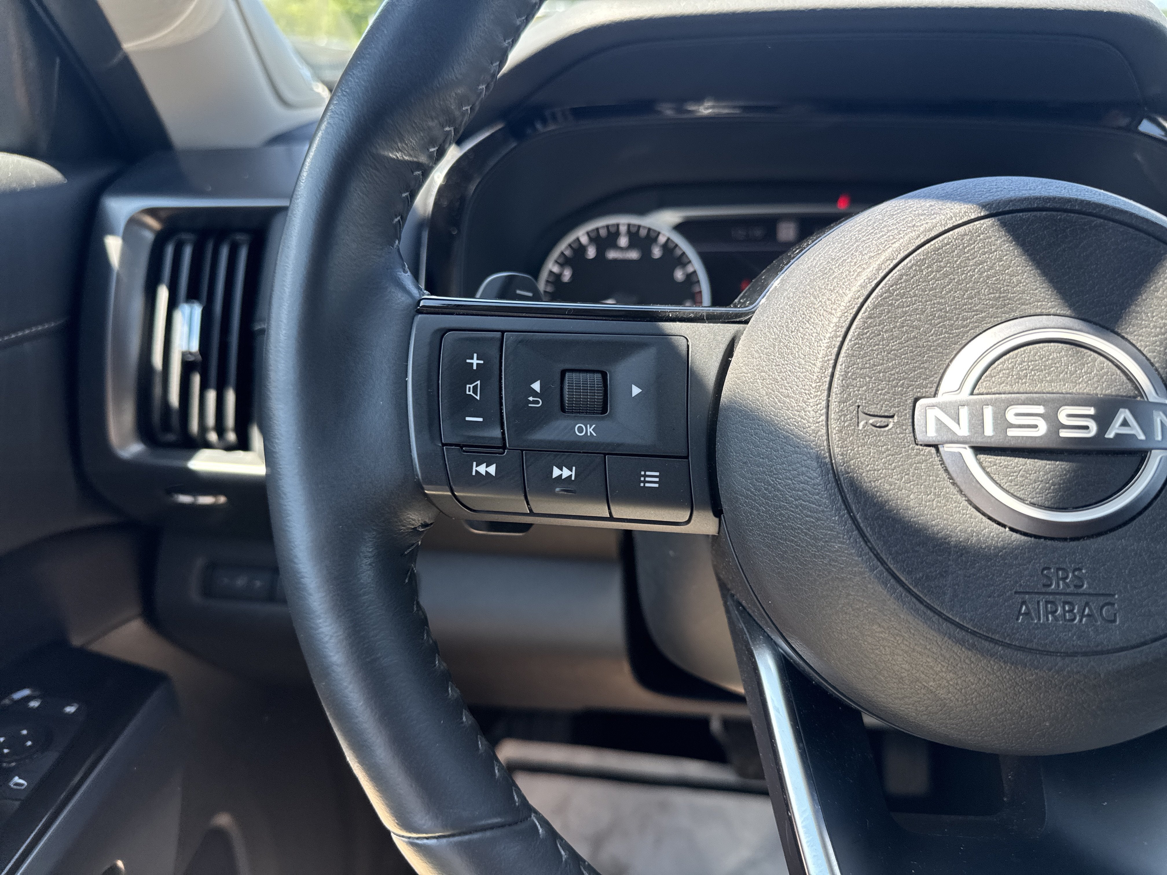 2023 Nissan Pathfinder SL 4WD