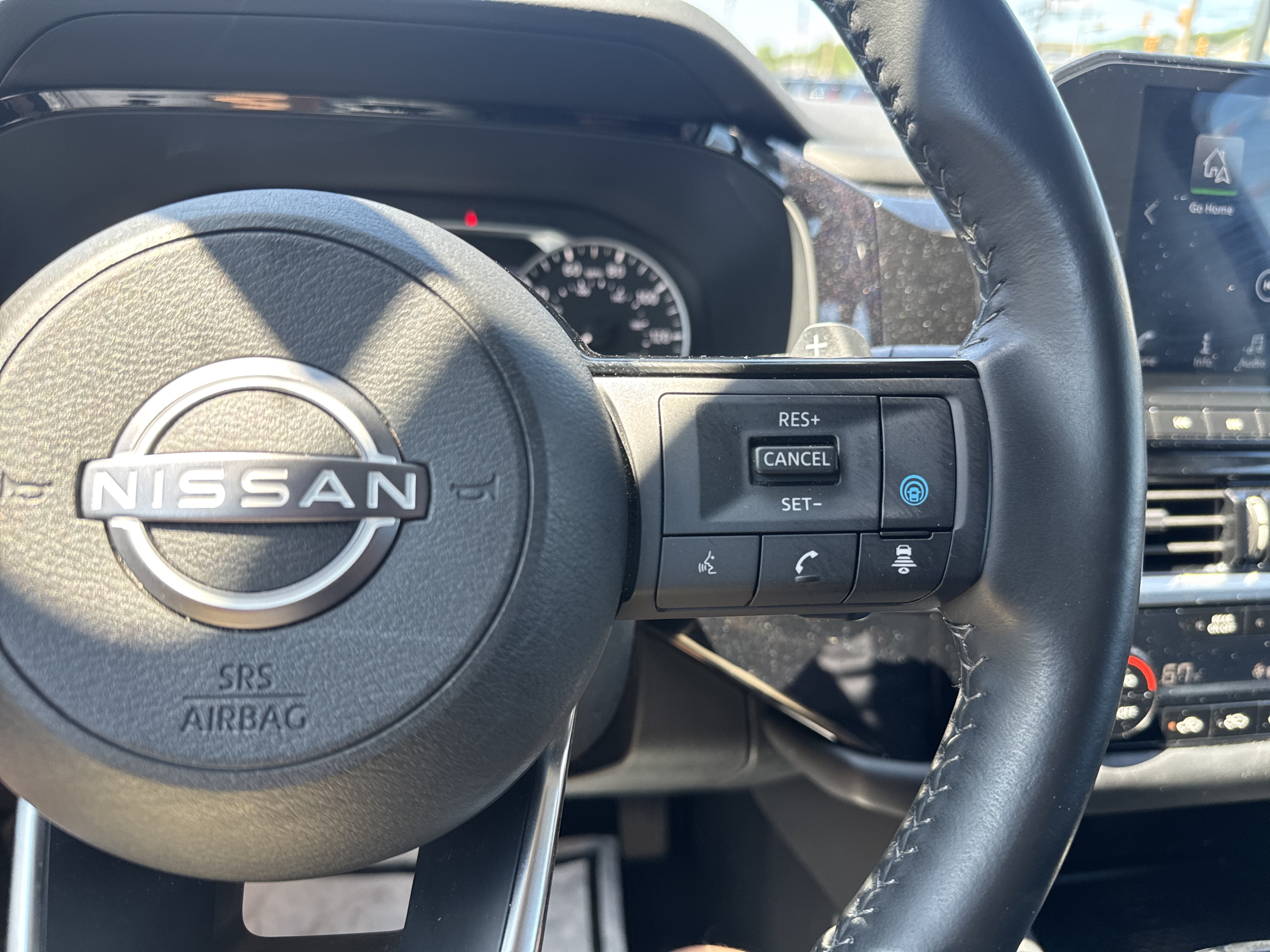 2023 Nissan Pathfinder SL 4WD