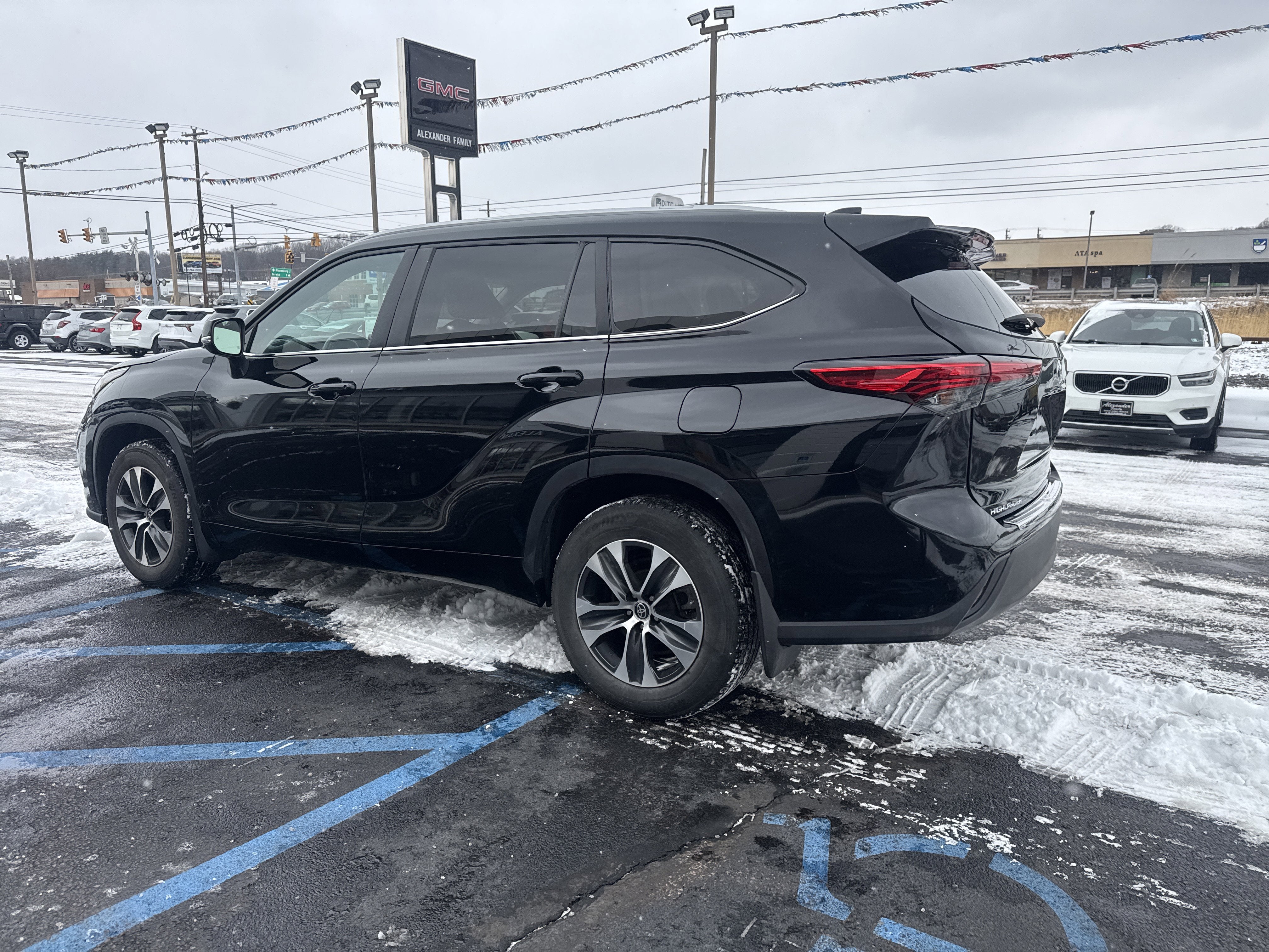 2023 Toyota Highlander L