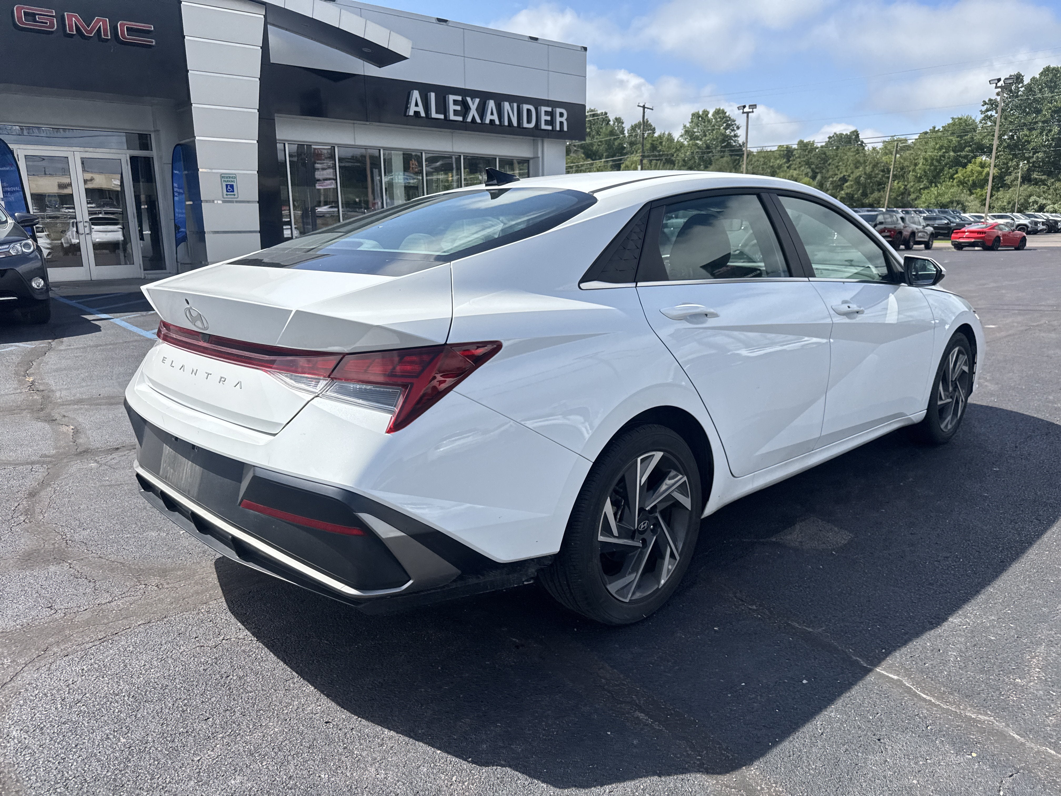 2025 Hyundai ELANTRA SEL Convenience