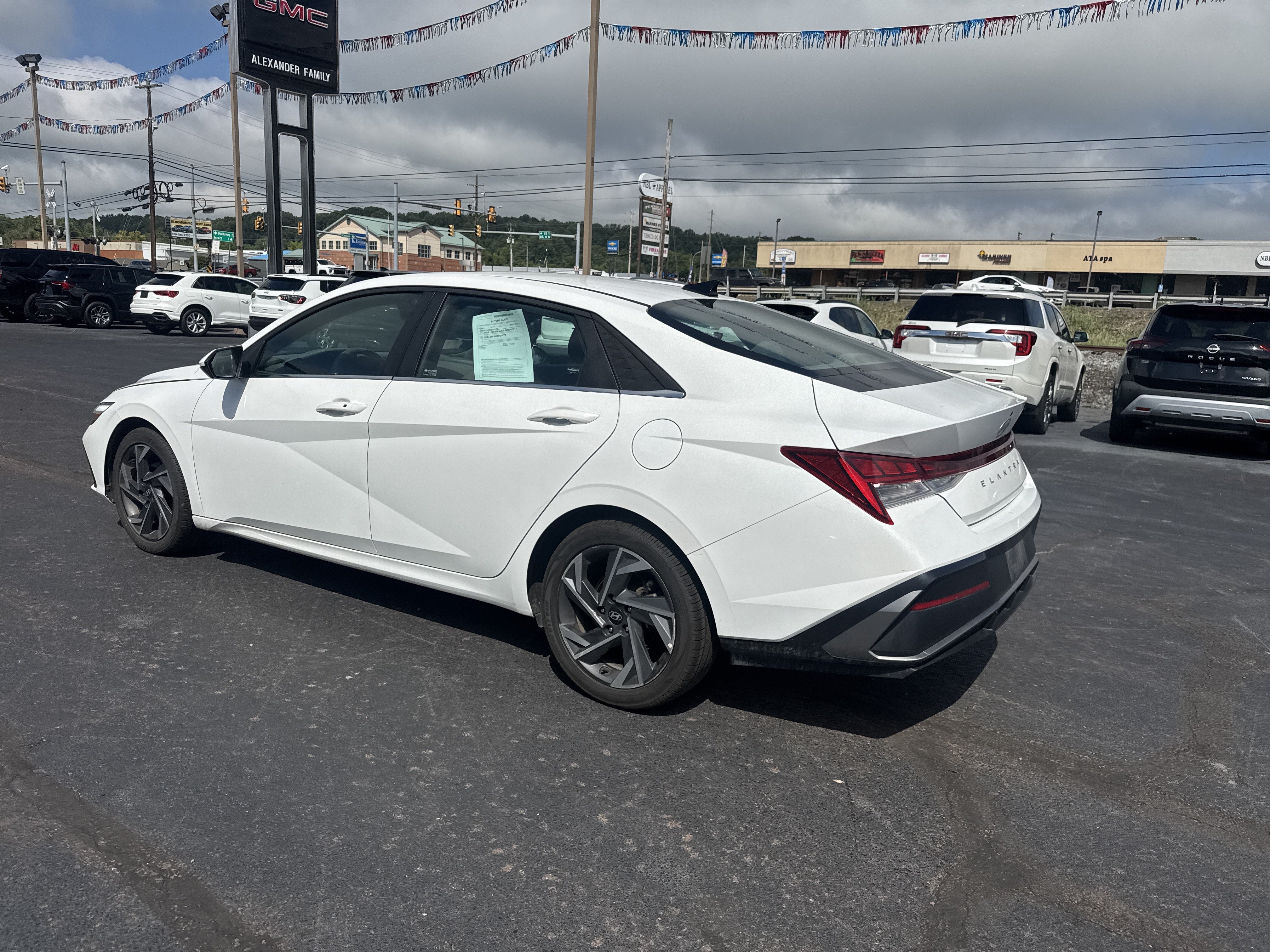 2025 Hyundai ELANTRA SEL Convenience