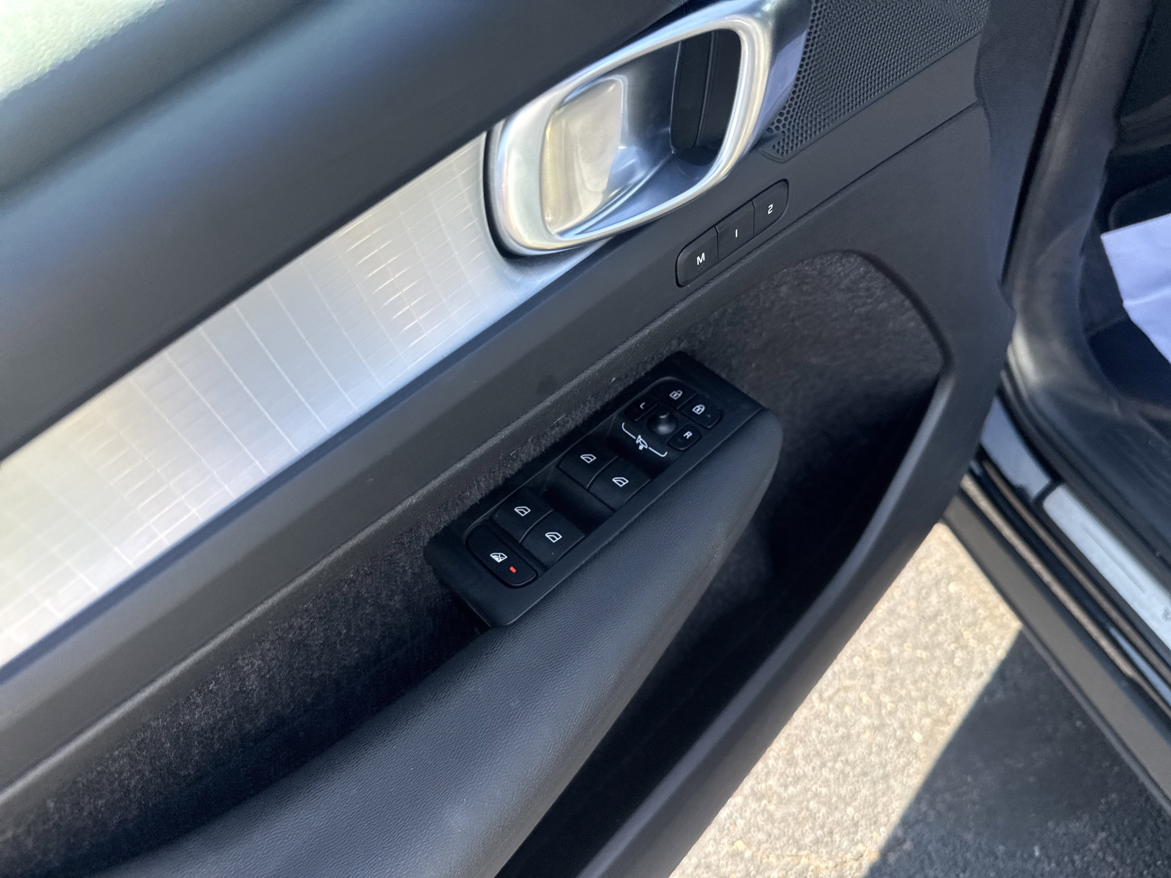 2024 Volvo XC40 Core Bright Theme