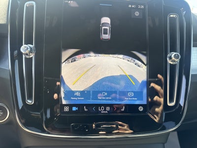 2024 Volvo XC40 Core Bright Theme