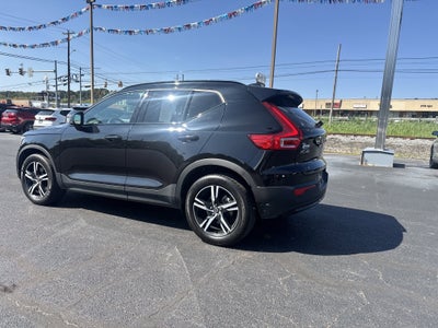 2024 Volvo XC40 Core Bright Theme