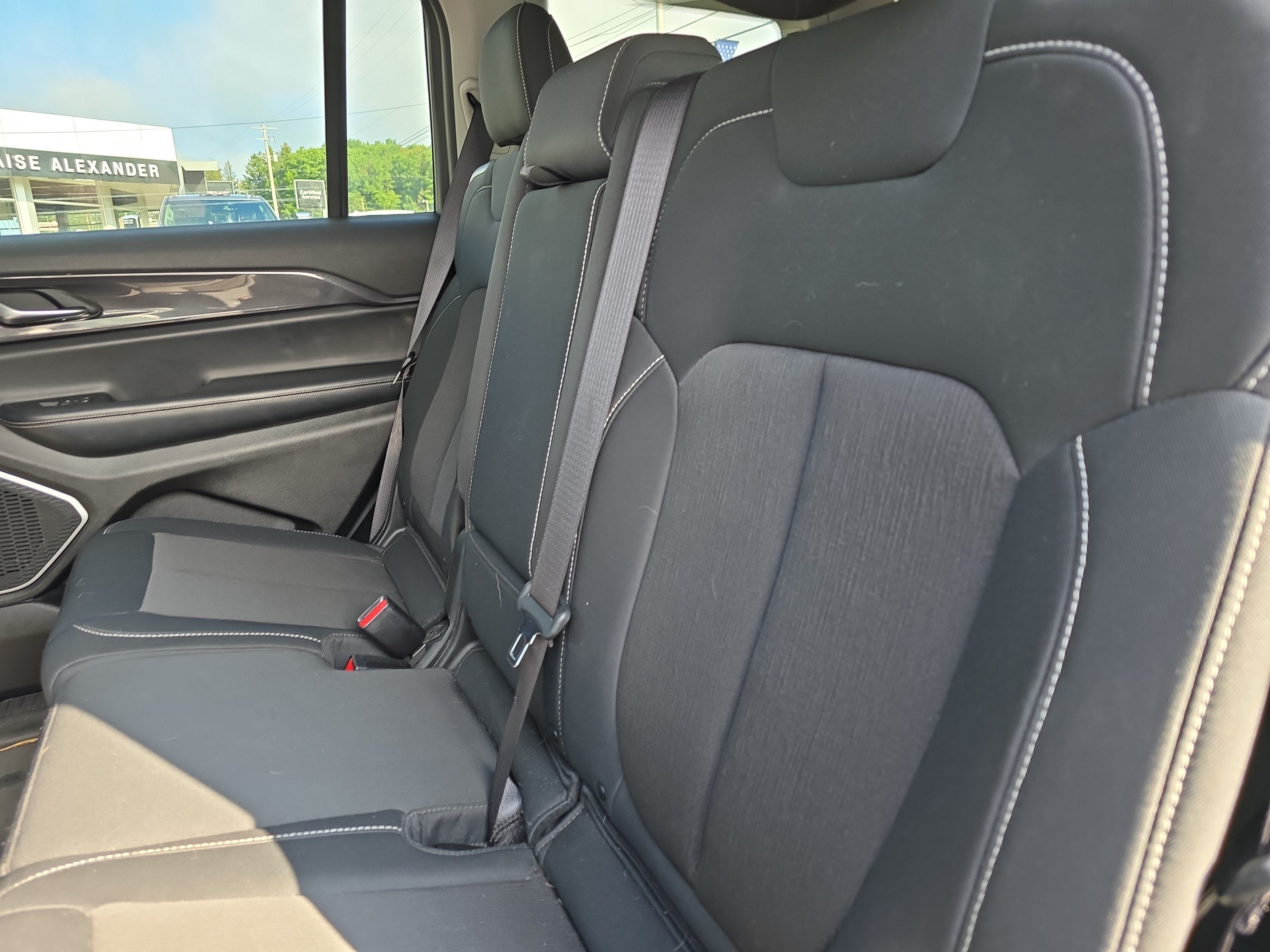 2022 Jeep Grand Cherokee L Laredo