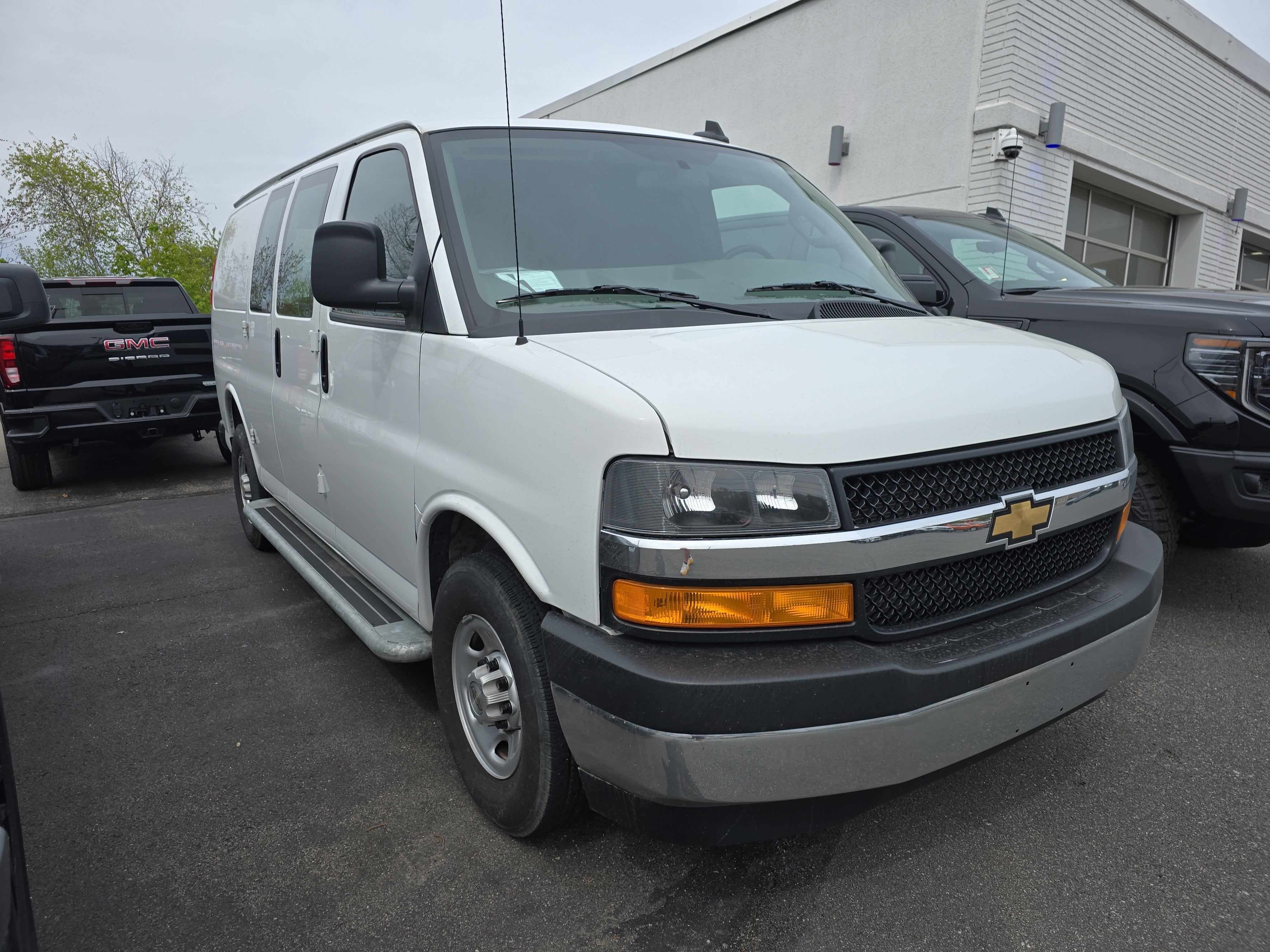 2024 Chevrolet Express Cargo 2500 WT