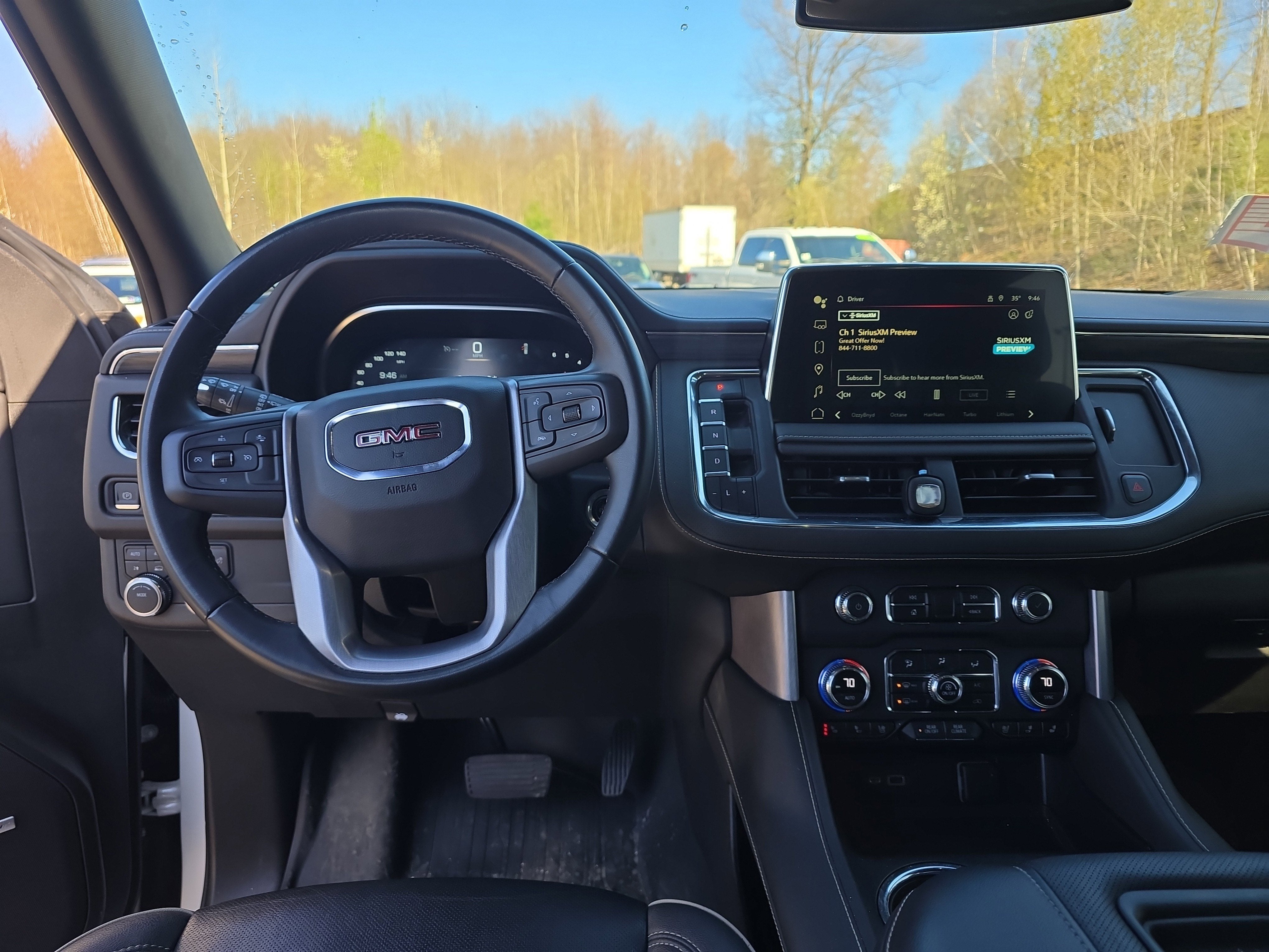 2023 GMC Yukon SLT