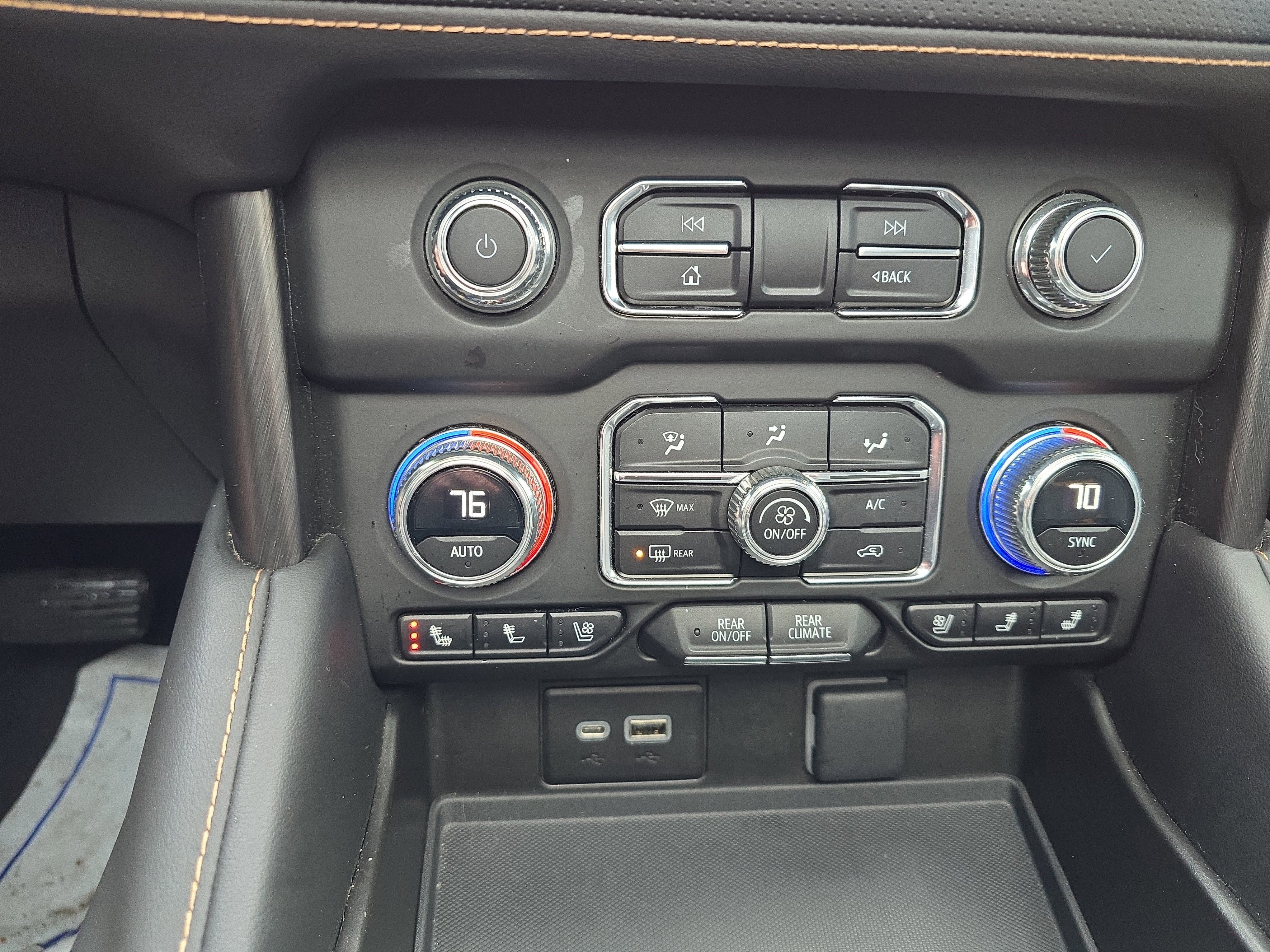 2023 GMC Yukon XL AT4