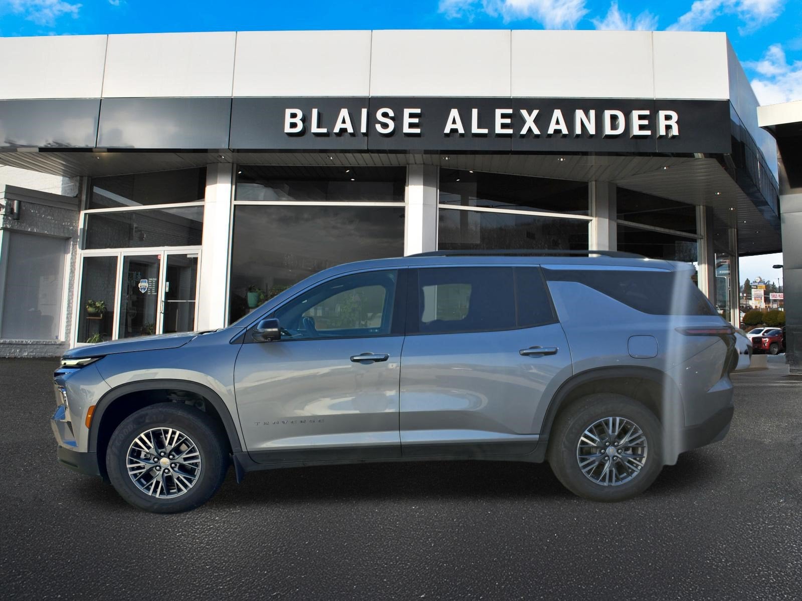 2024 Chevrolet Traverse LT