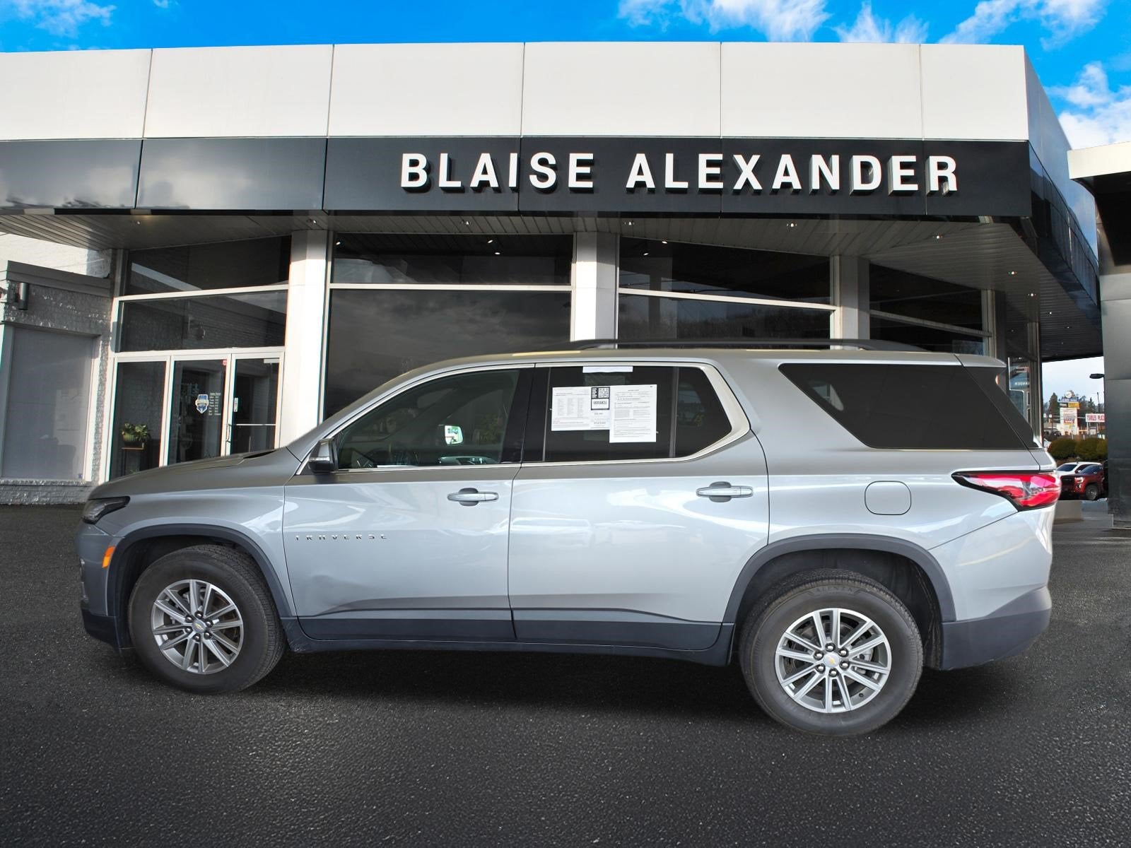 2023 Chevrolet Traverse LT Leather