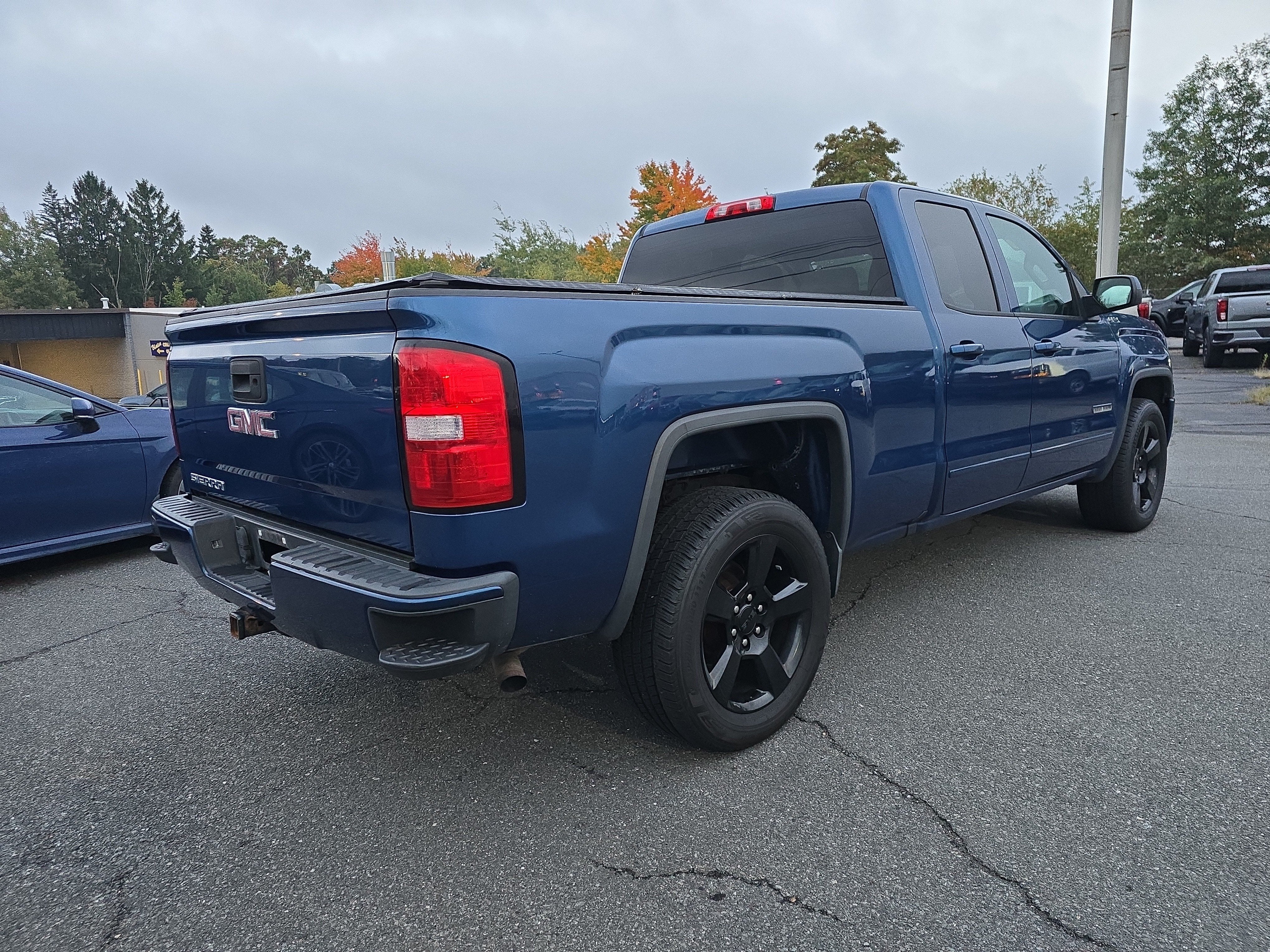 2016 GMC Sierra 1500 DBL CAB 4WD 143.5