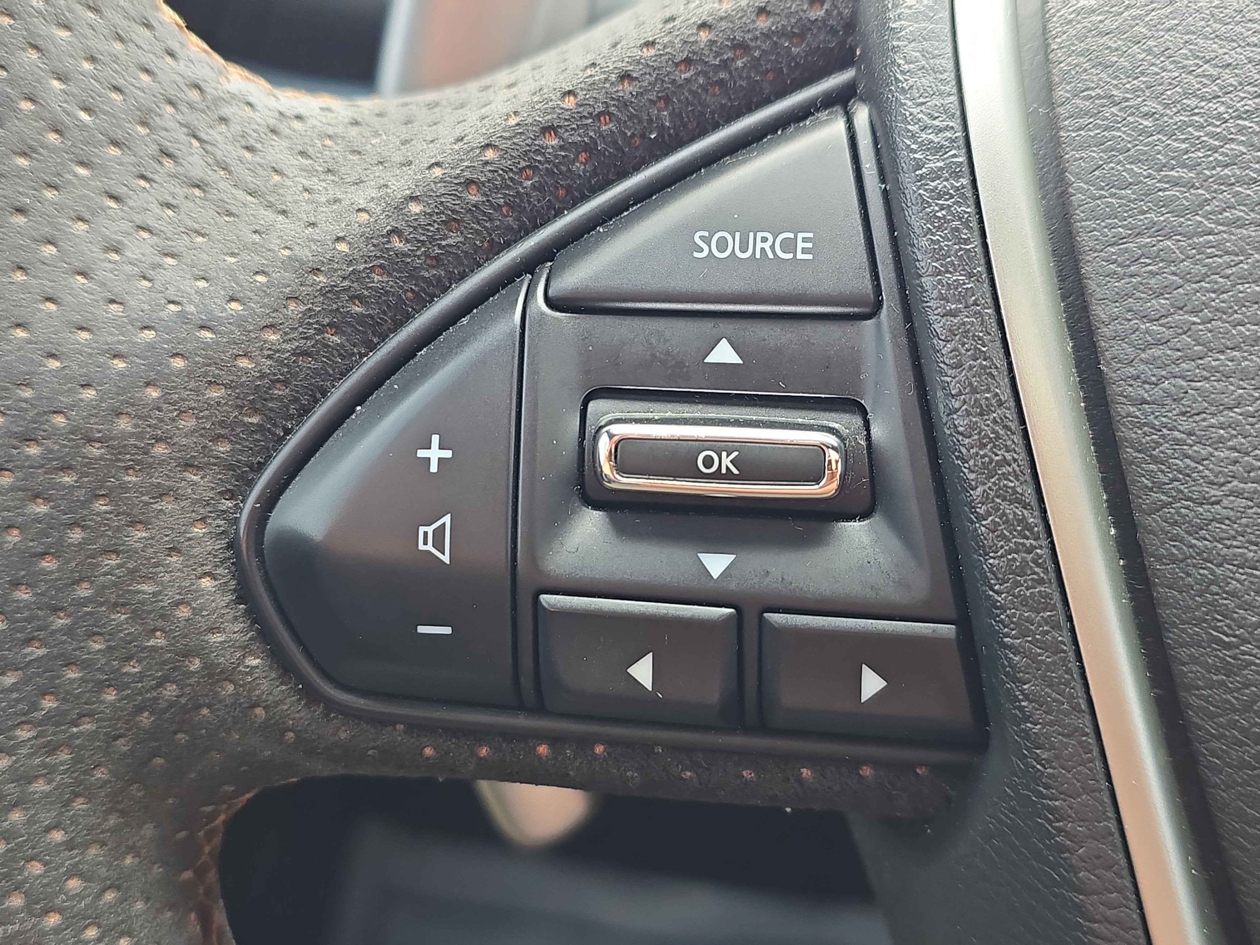 2020 Nissan Maxima SR