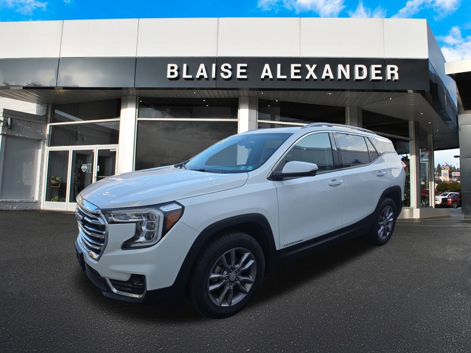 2023 GMC Terrain SLT