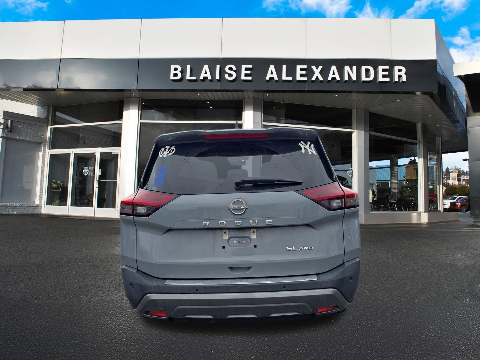 2023 Nissan Rogue SL