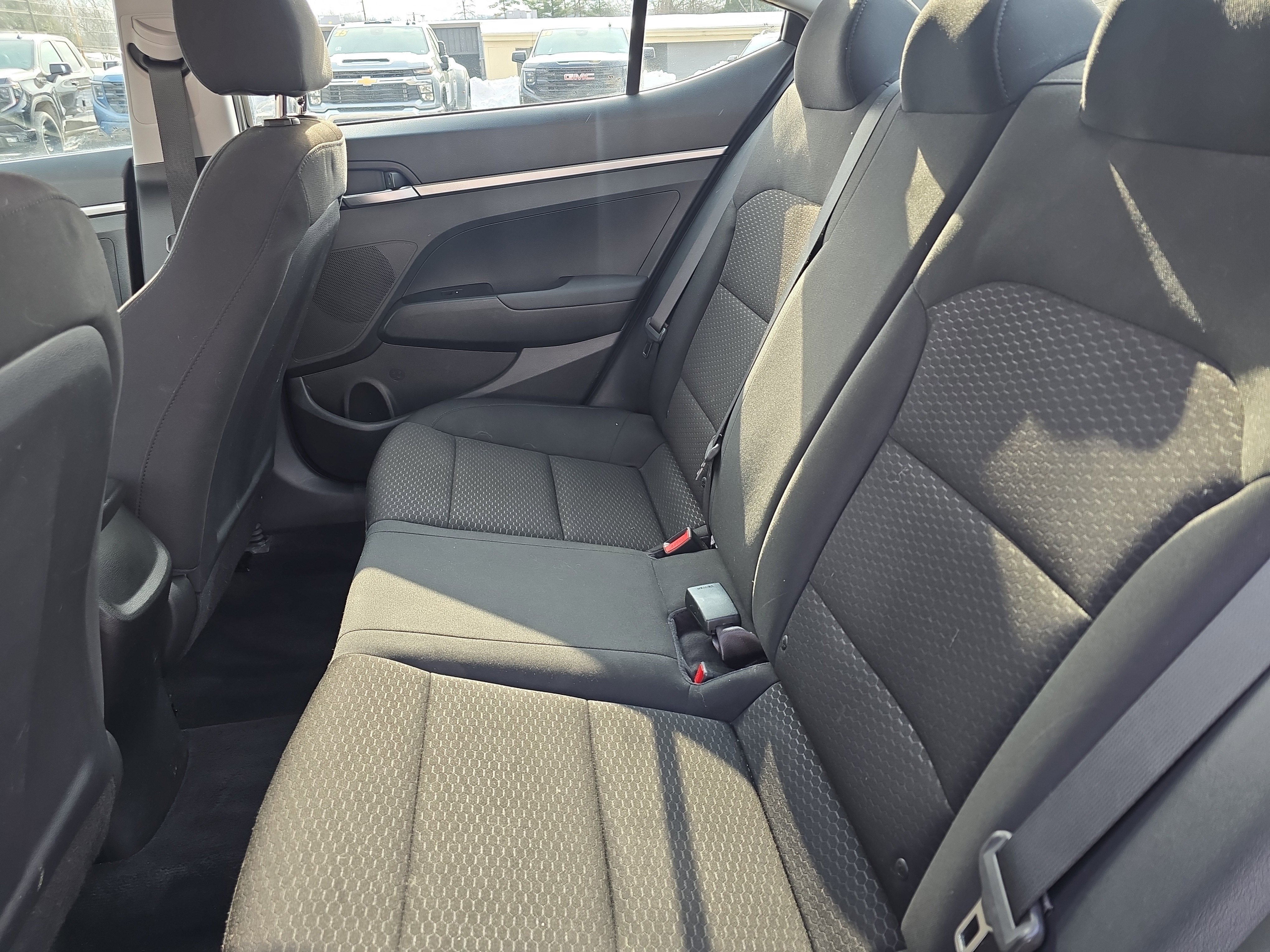 2019 Hyundai ELANTRA SE