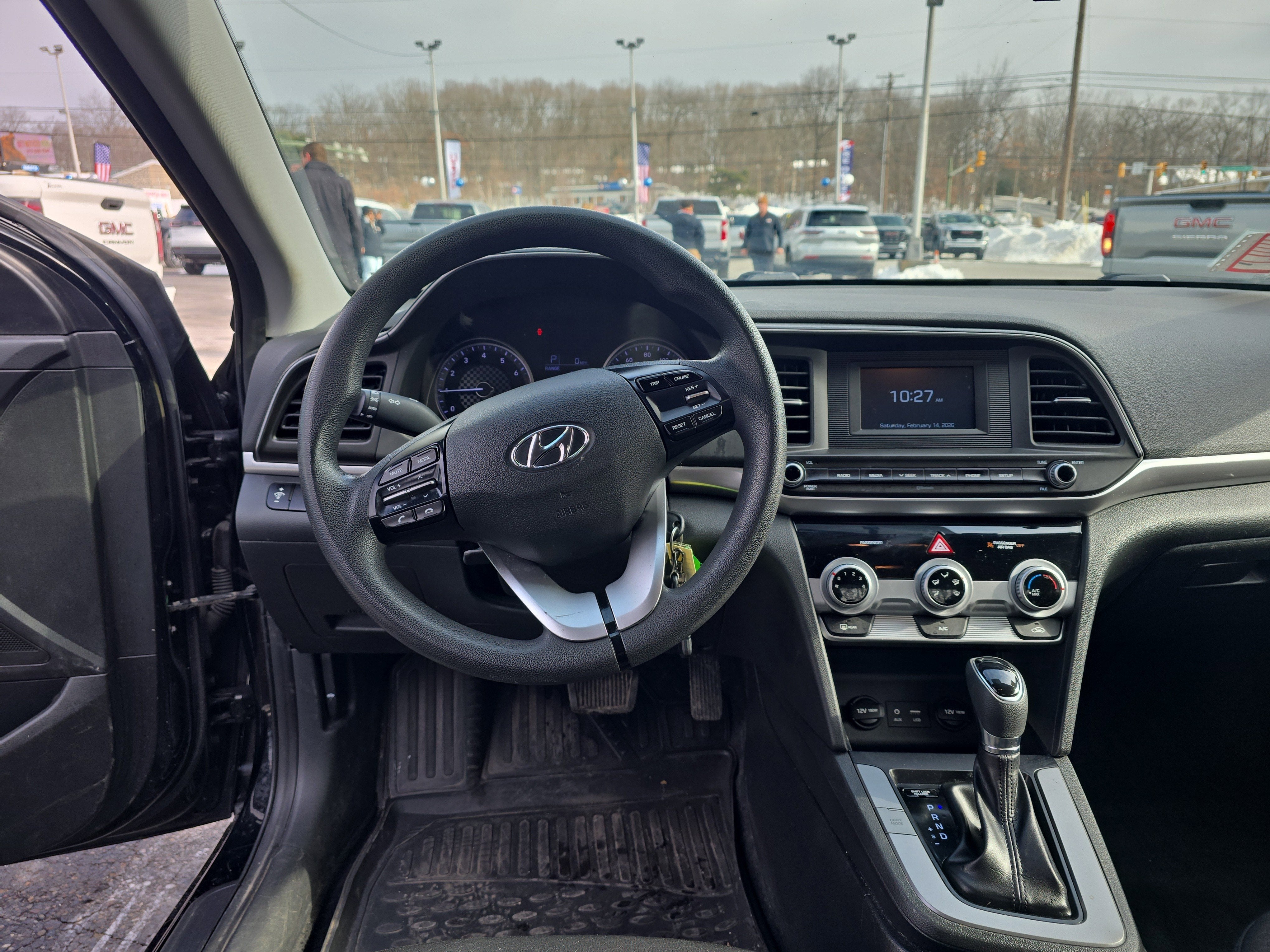 2019 Hyundai ELANTRA SE