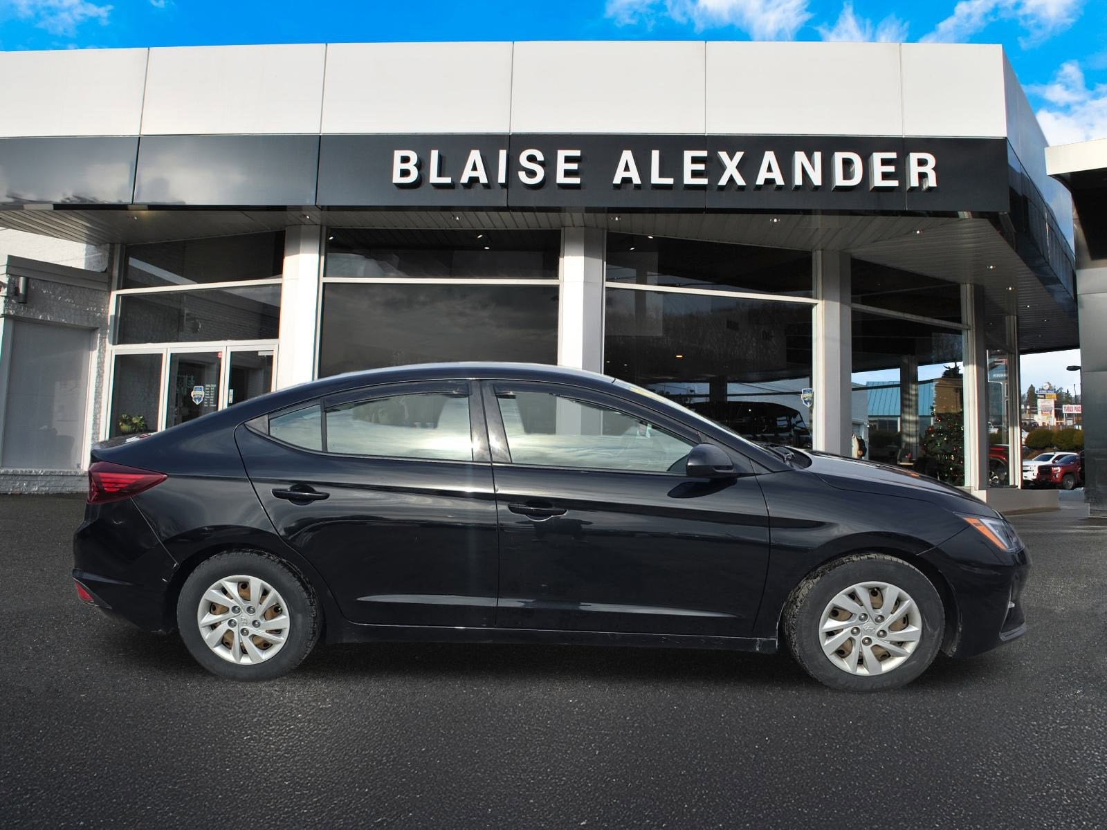 2019 Hyundai ELANTRA SE