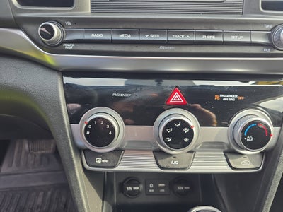 2019 Hyundai ELANTRA SE