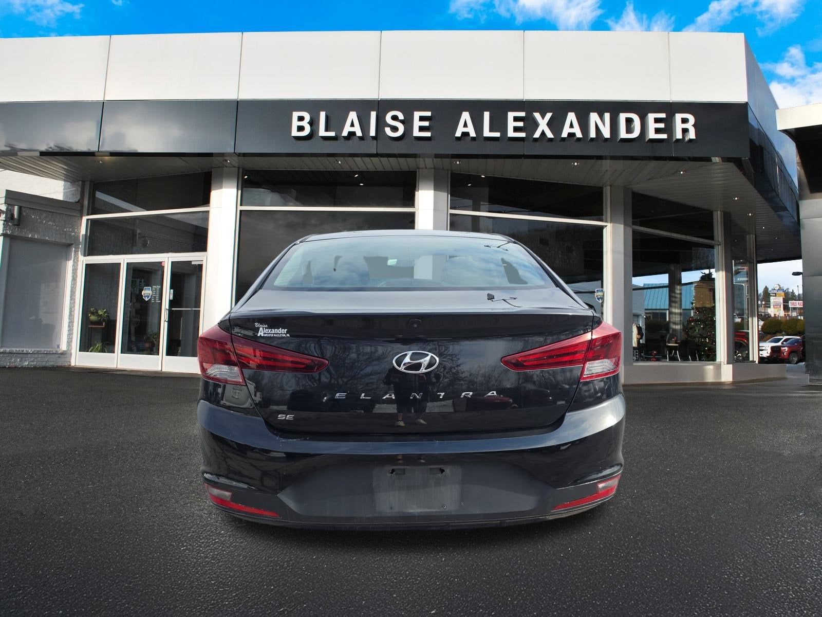 2019 Hyundai ELANTRA SE